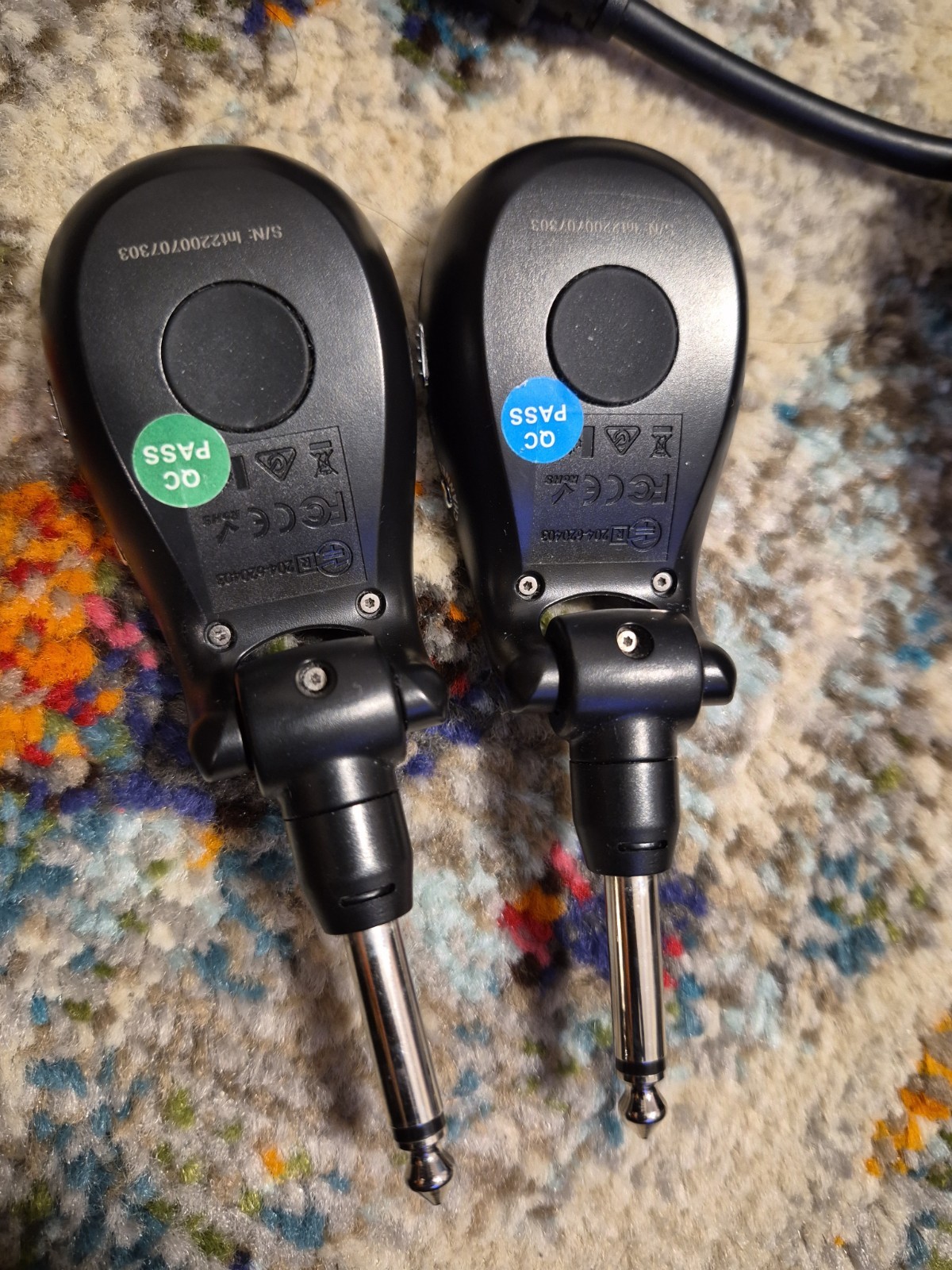 XVive U2 Guitar Wireless System Carbon Lot Of 2