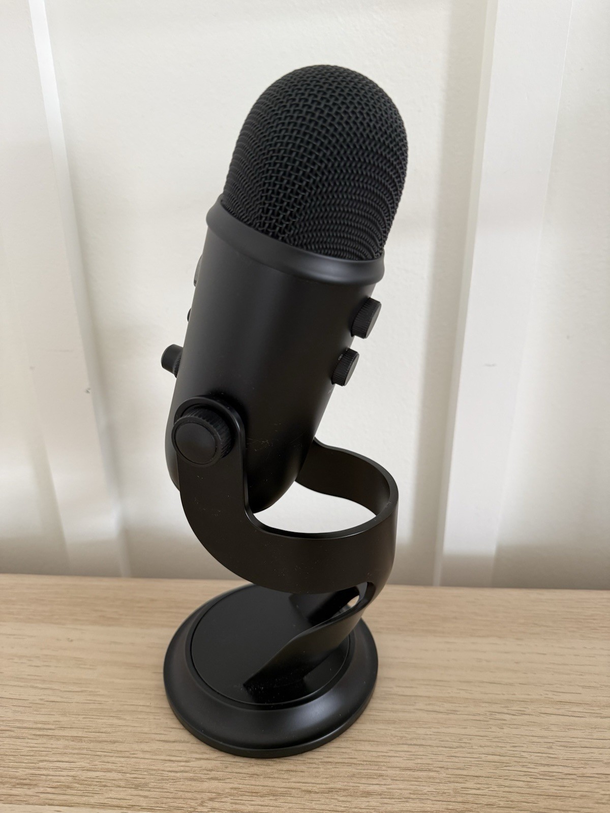 Logitech For Creators Blue Yeti USB Type-A Microphone Multi-Pattern Blackout