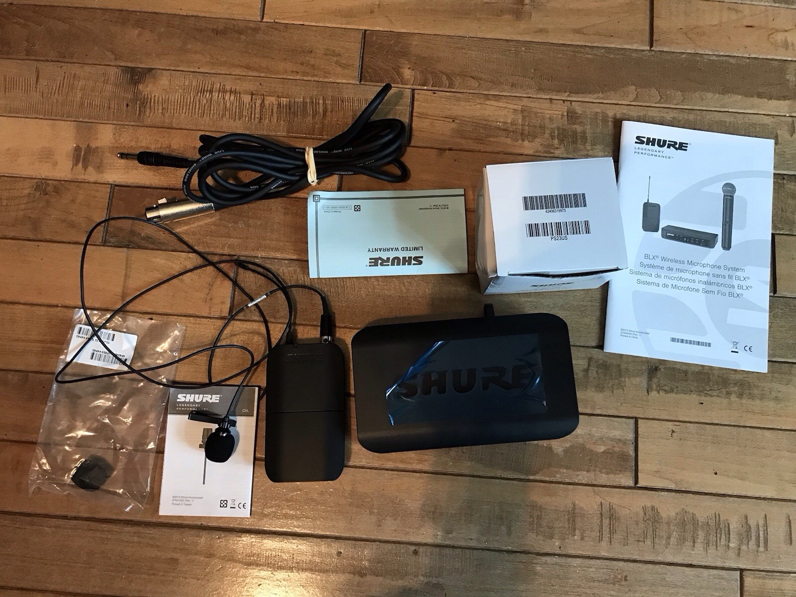 Shure BLX4 H9 Wireless Receiver w/ BLX1 H9 Bodypack & Lavalier Mic
