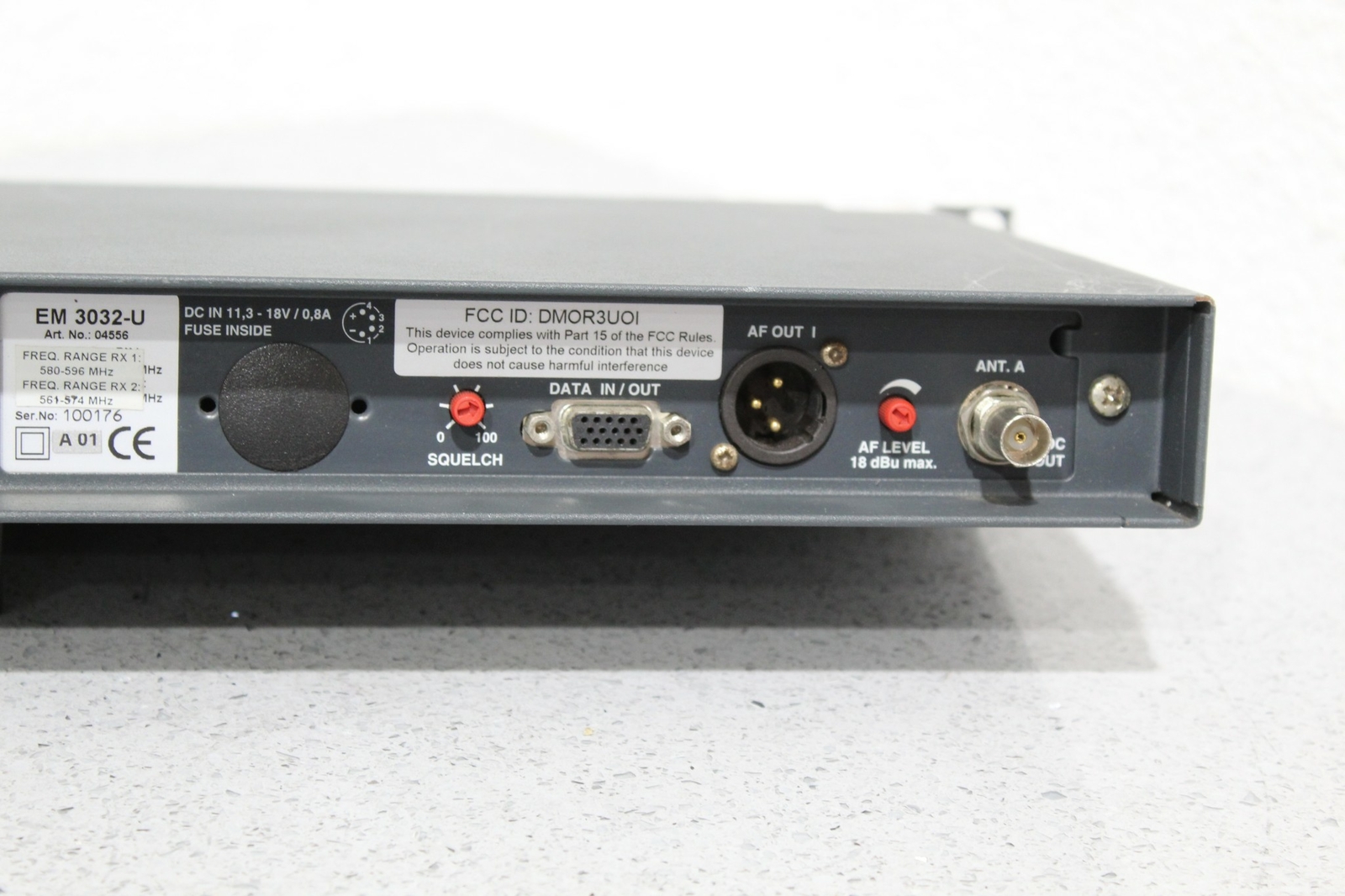 Sennheiser EM 3032-U Dual UHF Wireless Microphone Mikroport Receivers 561-596MHz
