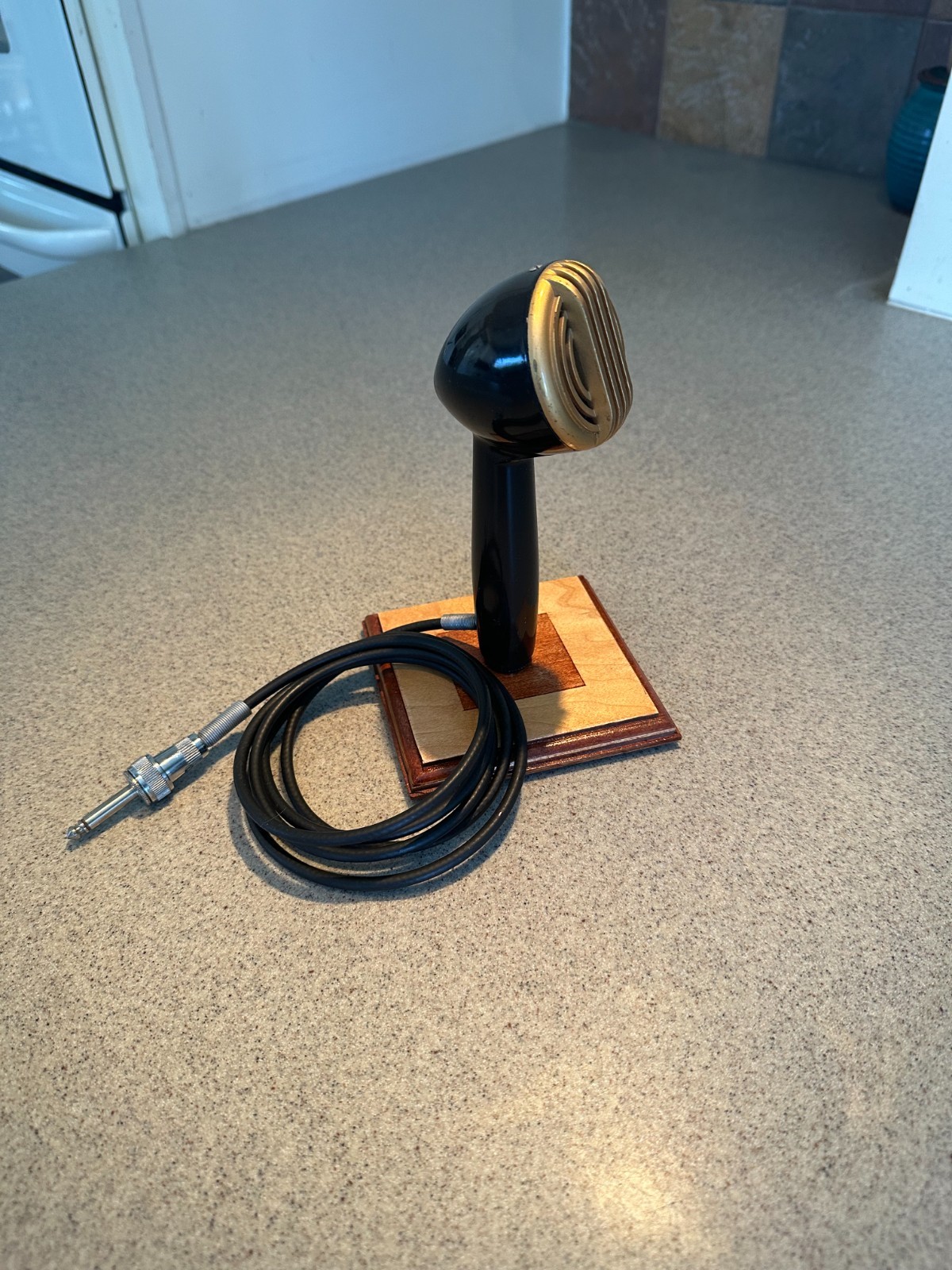 Astatic 200S “Fatboy” Desk Mic, Brown Bakelite, Stand, great for blues harp!