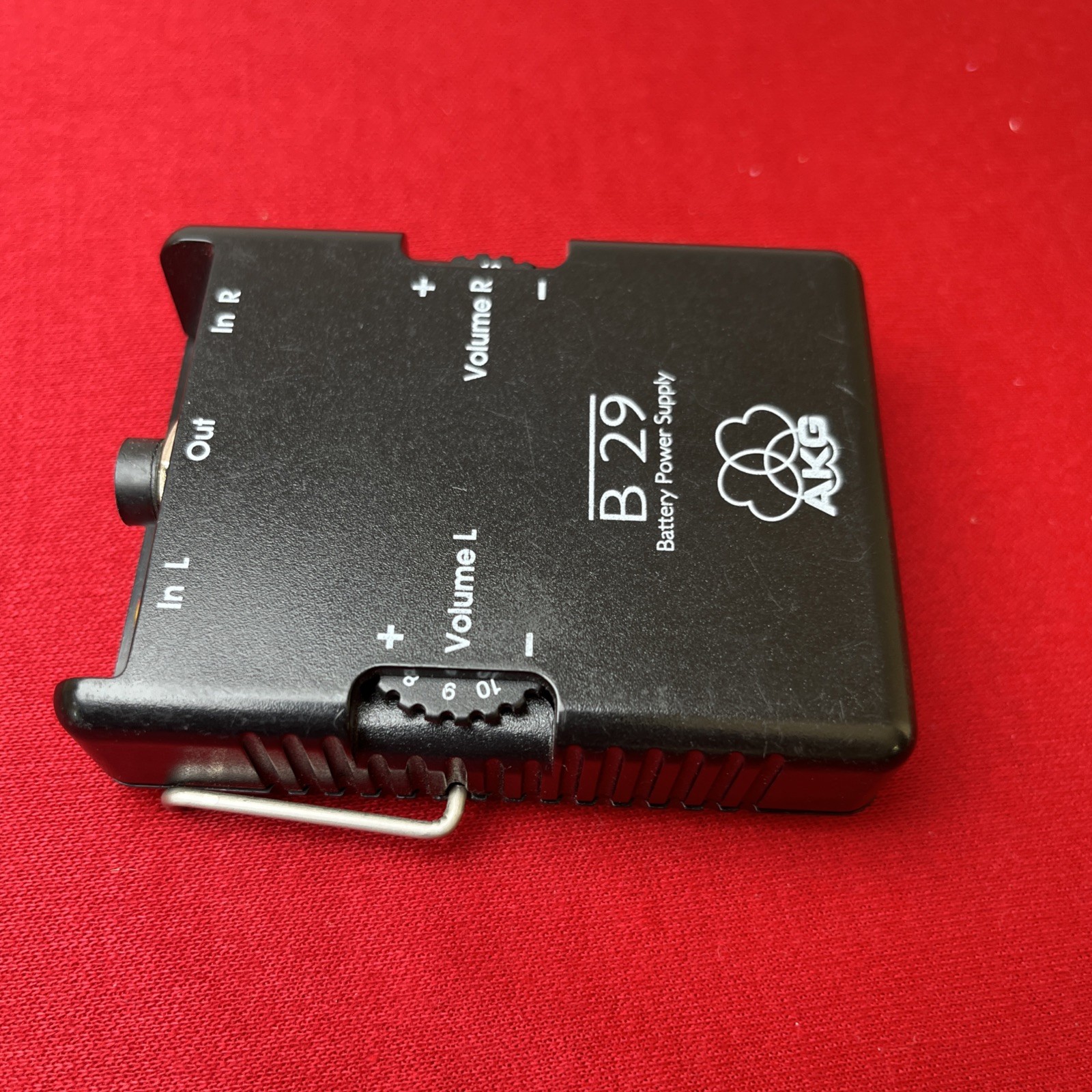 AKG B29 – phantom power supply