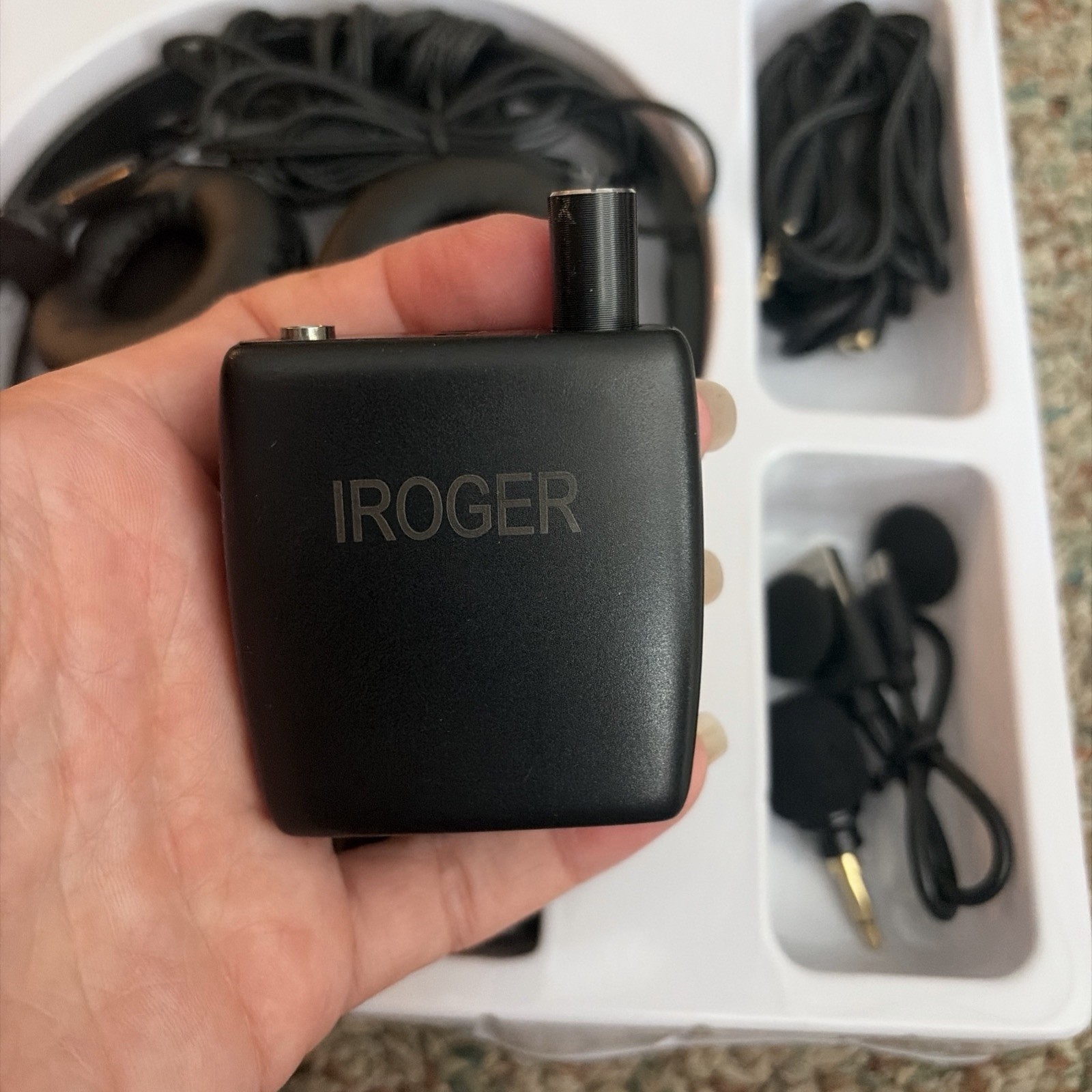 IROGER Wireless Clip-On Lavalier Condenser Mic, Omnidirectional, Black