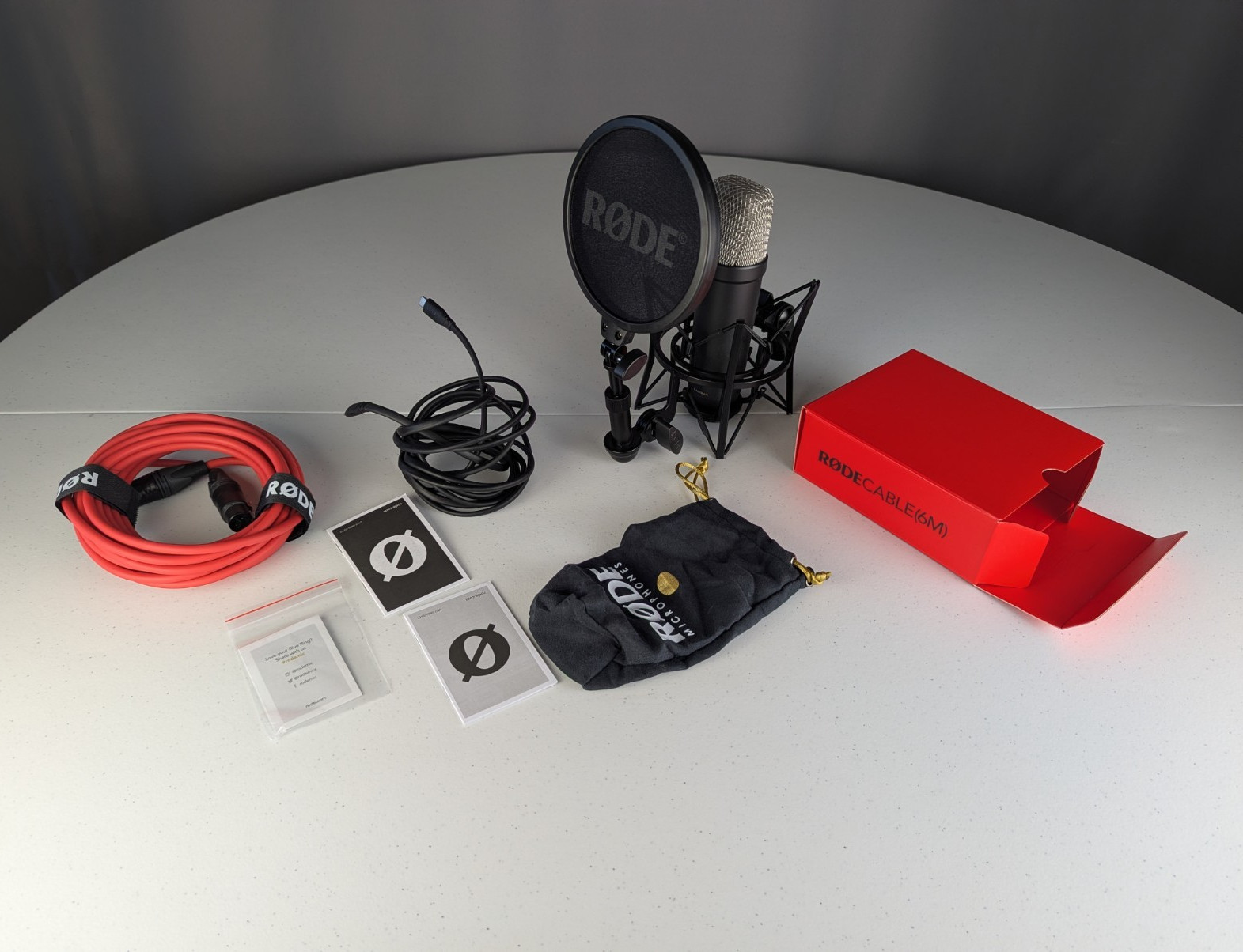RØDE NT1 Large Diaphragm Cardioid Condenser Mic Kit Shock Mount Pop XLR