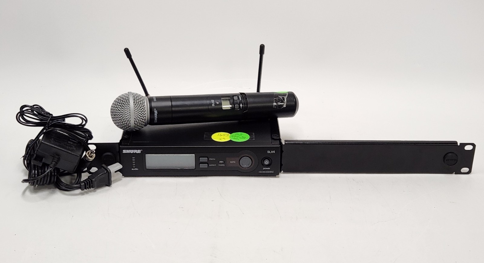 Shure SLX4 Wireless System Receiver & SLX2 SM58 Microphone G5 494 – 518 MHz