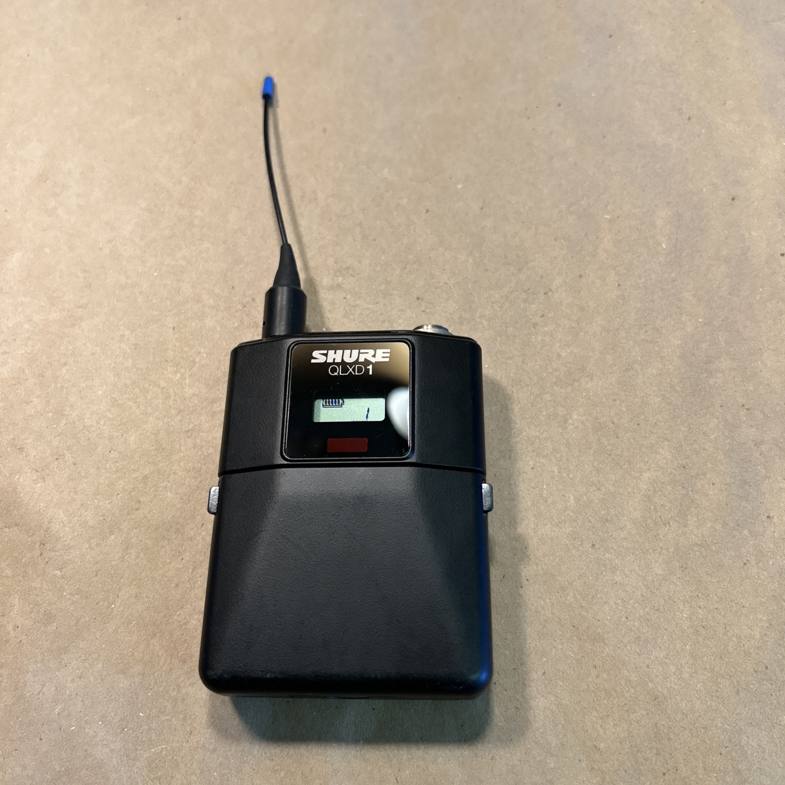 Shure QLXD1 JB 806-810 MHz Wireless Bodypack Transmitter – Clean Works