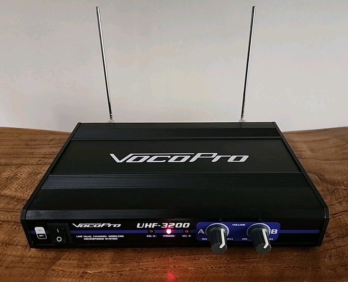 VocoPro UHF-3200 Dual-Channel Wireless Microphone System Made In USA Black