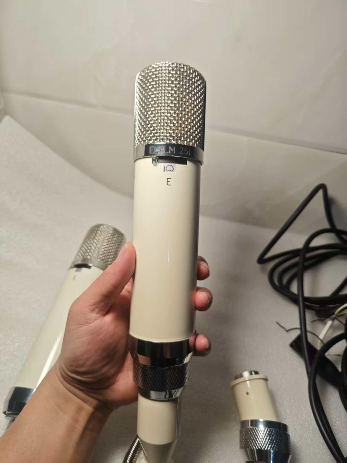 ELMA251 High-Grade Tube Microphone，cardioid/O-shaped / 8-shaped directional