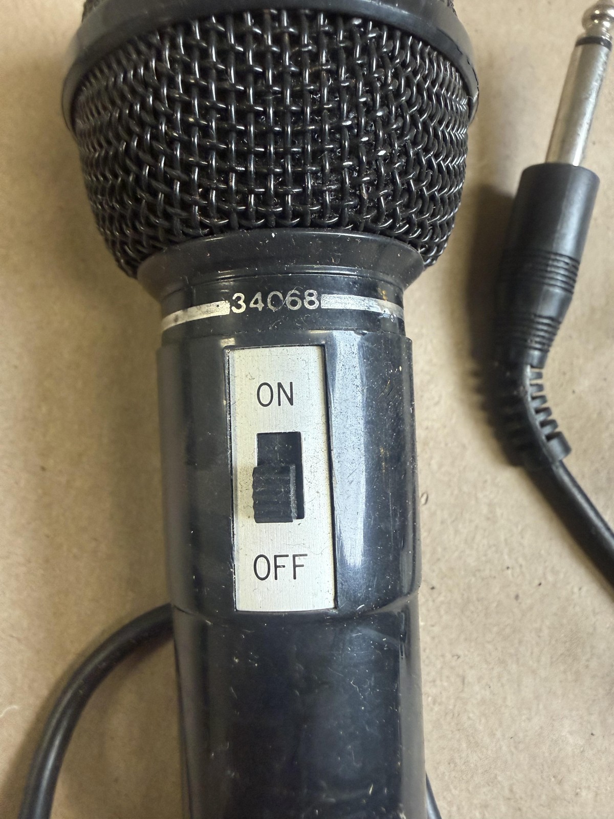 Wired Dynamic Microphones Lot Of 2 Handheld Black 1/4in TS On Off Pair 34068
