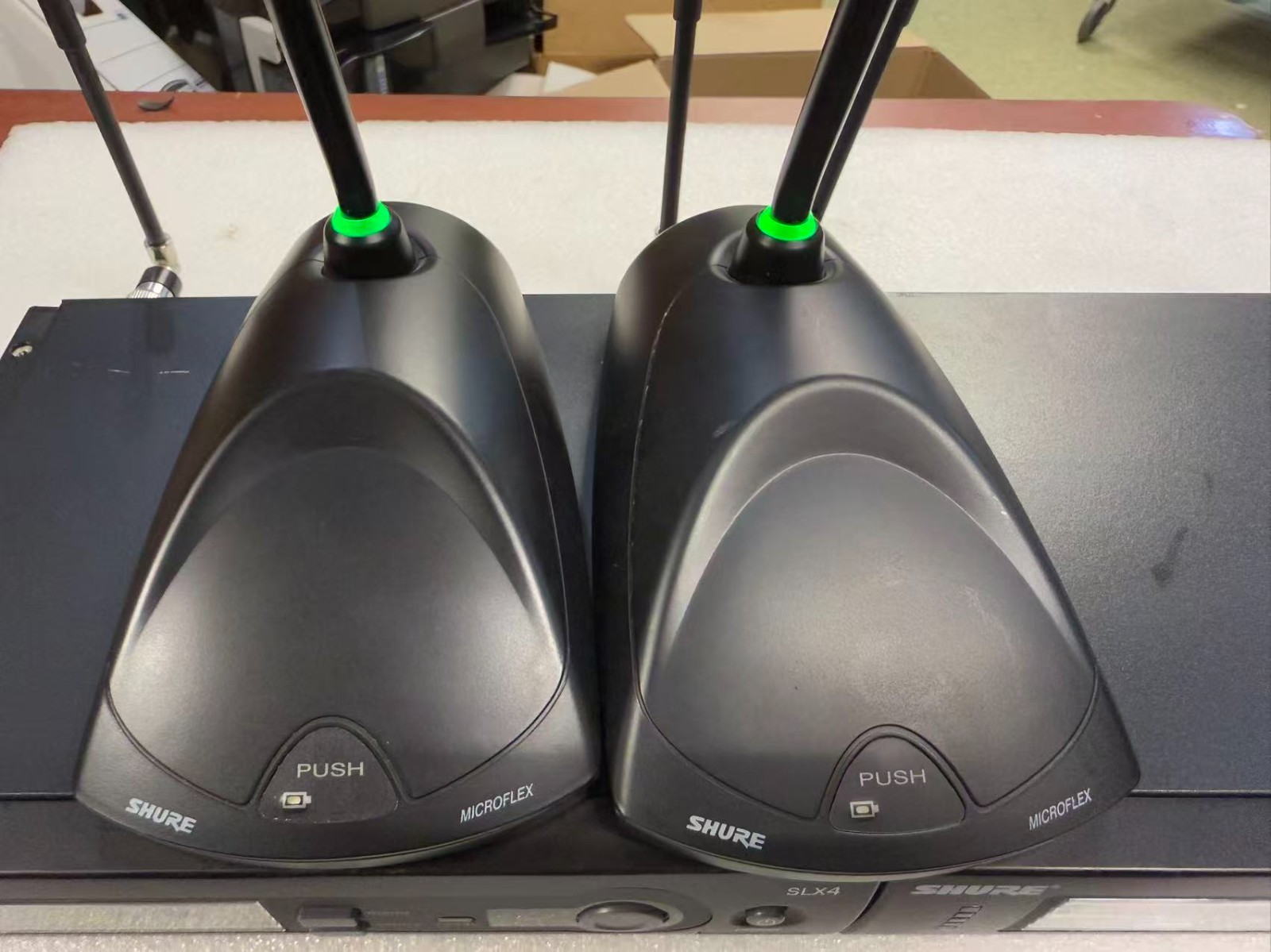 Set of 2 Shure SLX4 Wireless Microphone system w/ MX890 G4 Mic- 470-494MHz