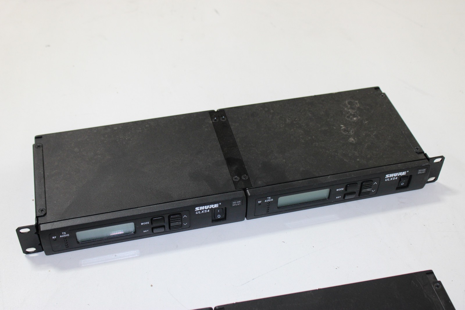 Shure ULXS4 662-698 MHz-M1 Wireless Receiver RACK MOUNT SET 2