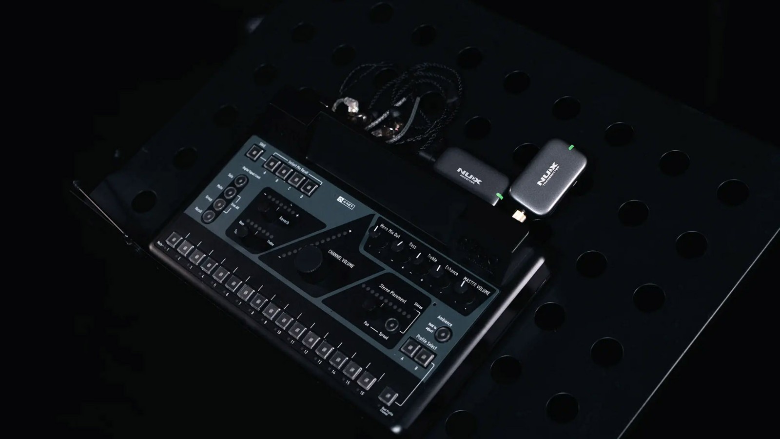 NUX B-7PSM 5.8GHz In Ear Wireless System