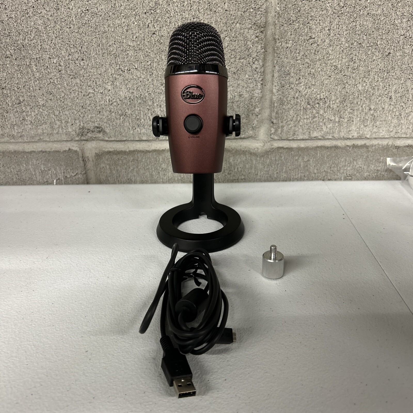 Blue Yeti Nano Premium USB Microphone Music Streaming – Red Onyx
