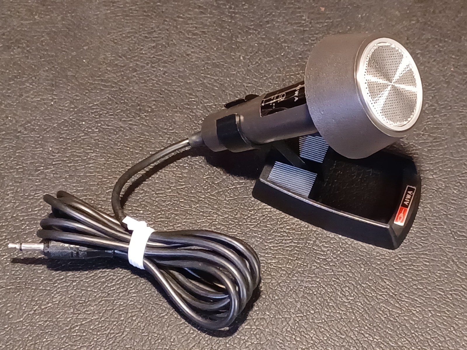 Microphone AIWA DM-73 CARDIOID Dynamic Mic w/Stand ~ Retro 1970s Japan -C