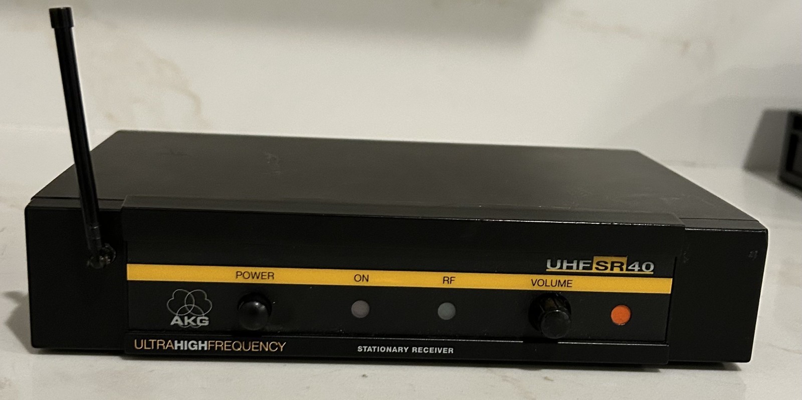 AKG UHFSR40 Ultra High Frequency Stationary Receiver FREE SHIPPING