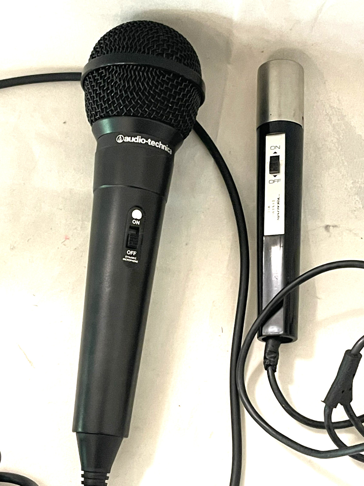 2 Vintage Microphones Audio Technica ATR1100 + Realistic Dynamic Dual Plug Japan