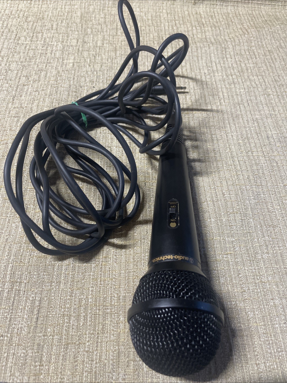 Audio-Technica Cardioid Dynamic Vocal/Instrument Microphone ATR20