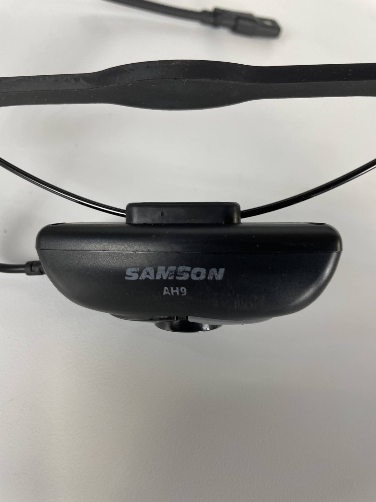 Very Good Samson AirLine Fitness Headset Wireless Microphone System, K Band