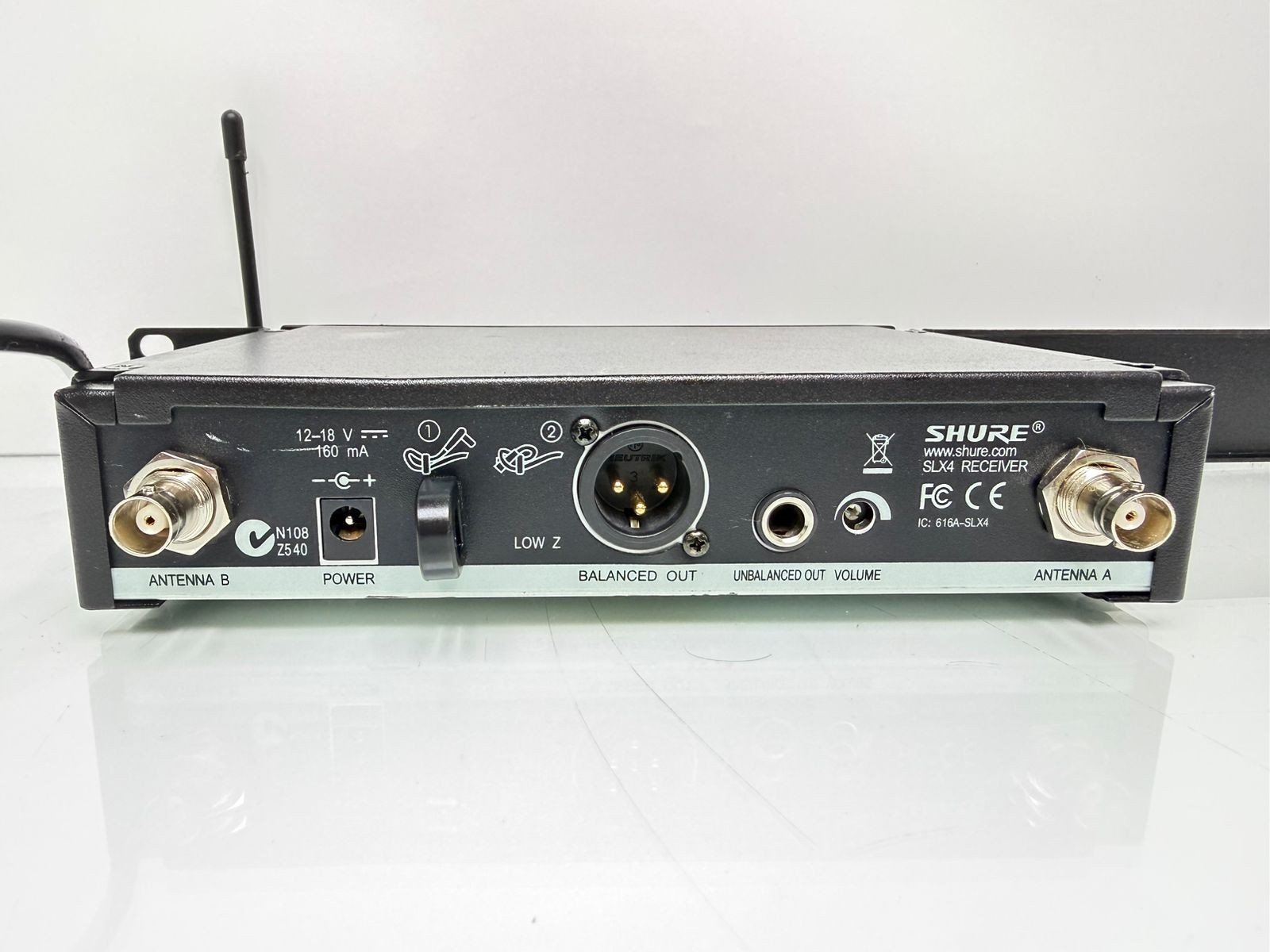 Shure SLX4 H5 Wireless System Receiver & SLX2 MS58 Microphone J3 518-542 MHz