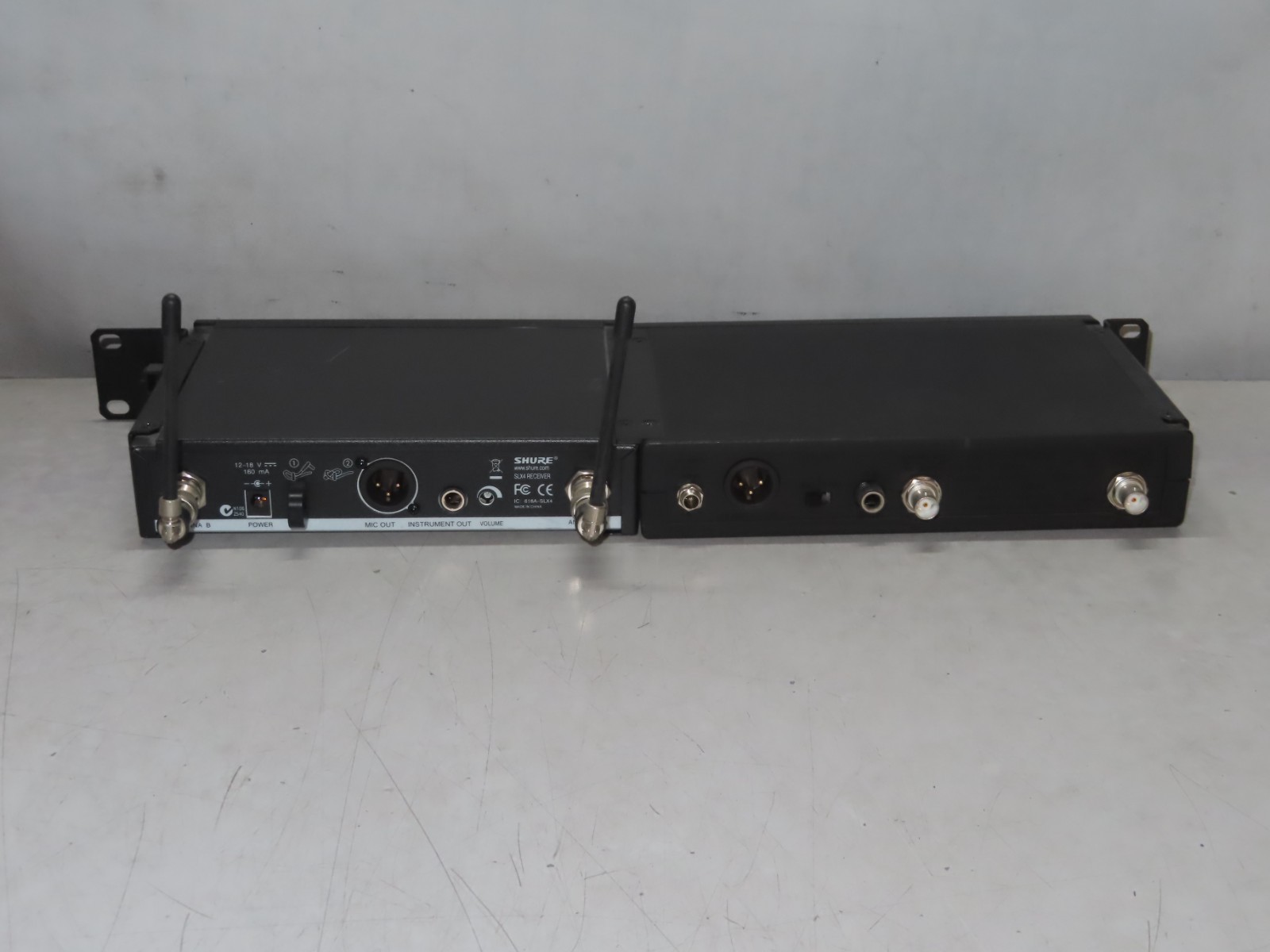 1 Set of 2-SHURE ULXS4 662-698 MHz-M1 | Shure SLX4 Wireless Receiver H5 518-542