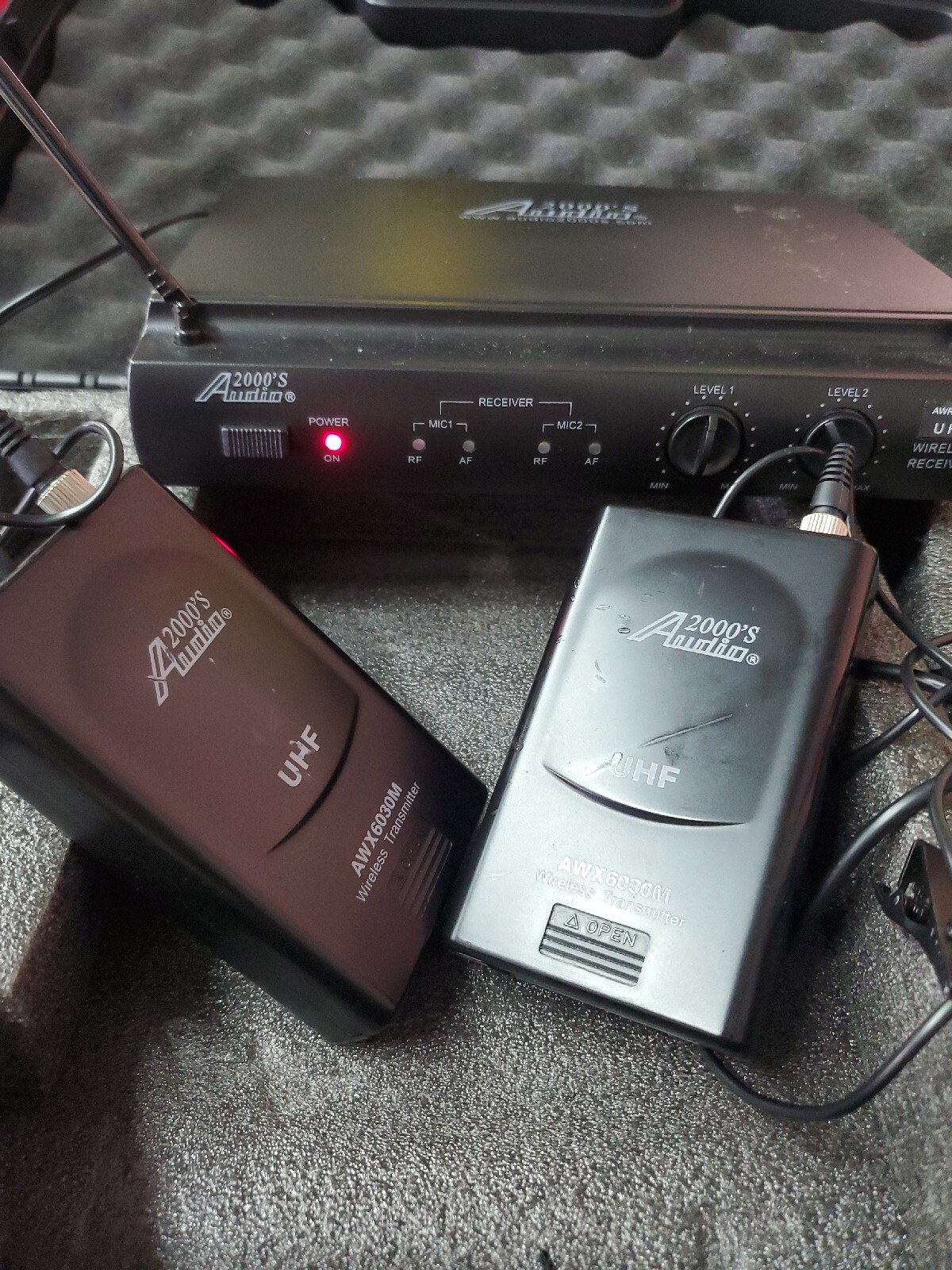 Audio 2000’s Wireless UHF Transmitter Receiver AWR6032U/AWX6030M accessories