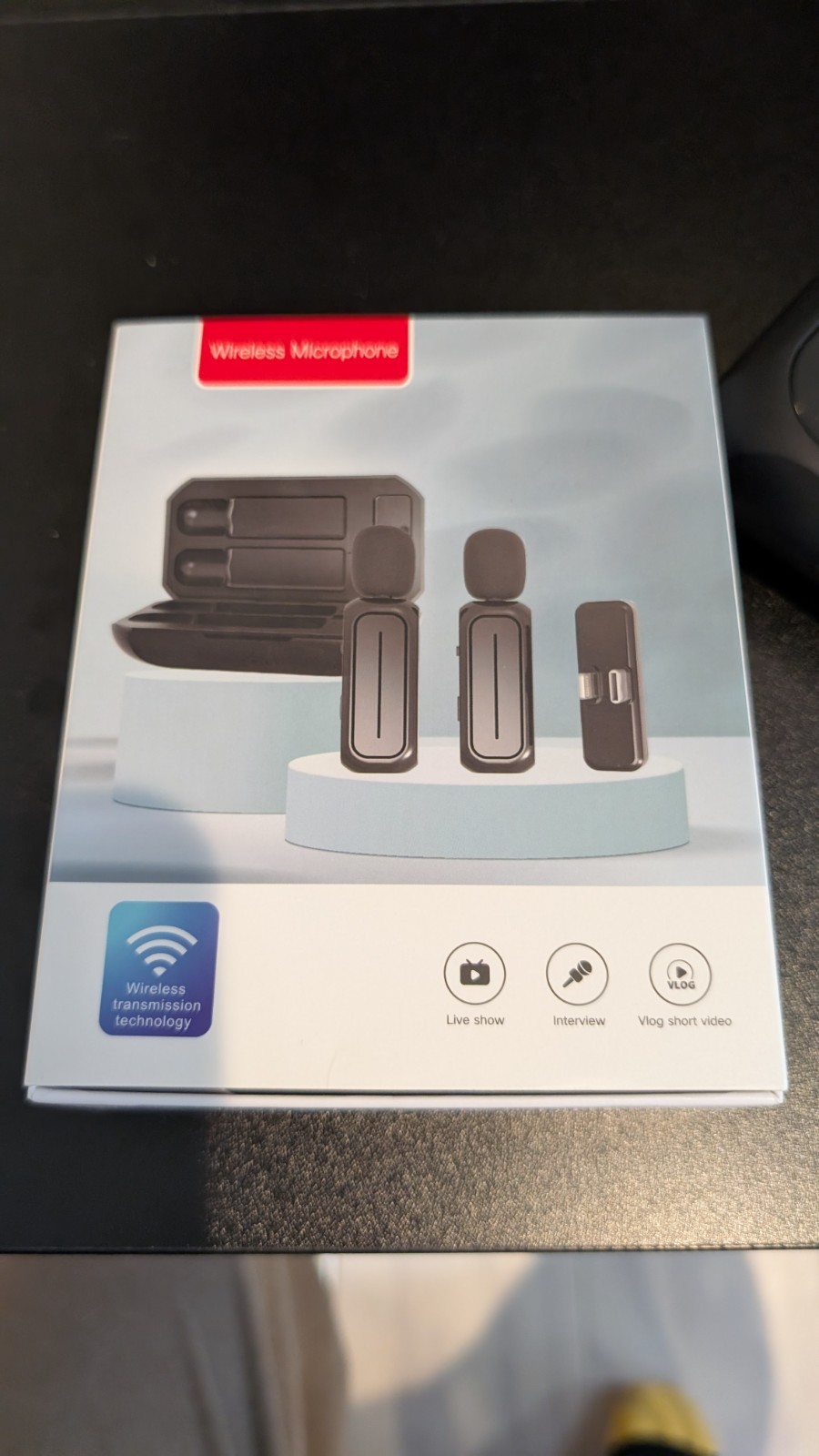 2 Pcs Wireless Lavalier Microphone for iPhone iPad Android With Charger 70feet