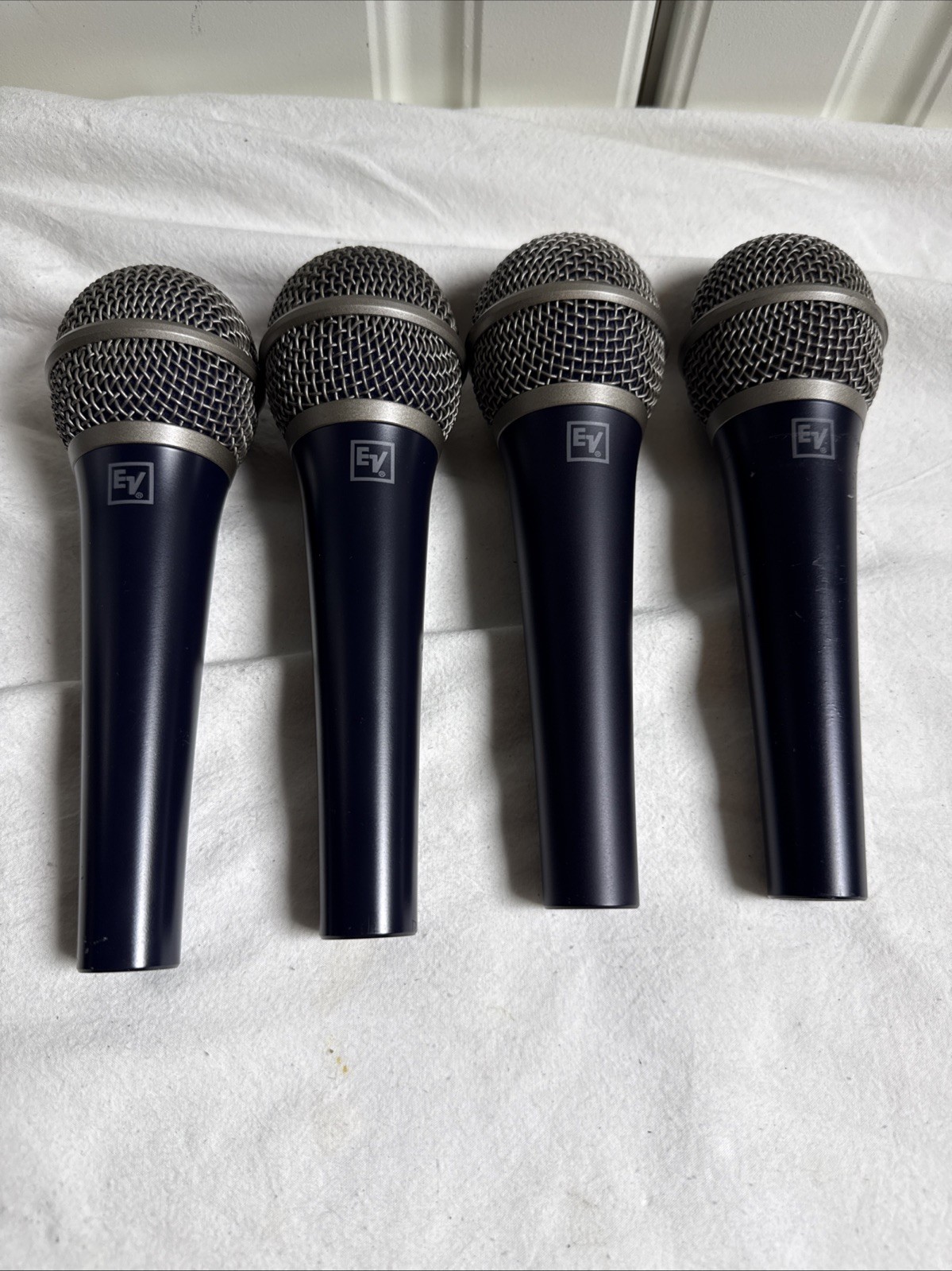 Lot Of Four Geniune Electro-Voice Co9 Cobalt Premium Vocal Microphone
