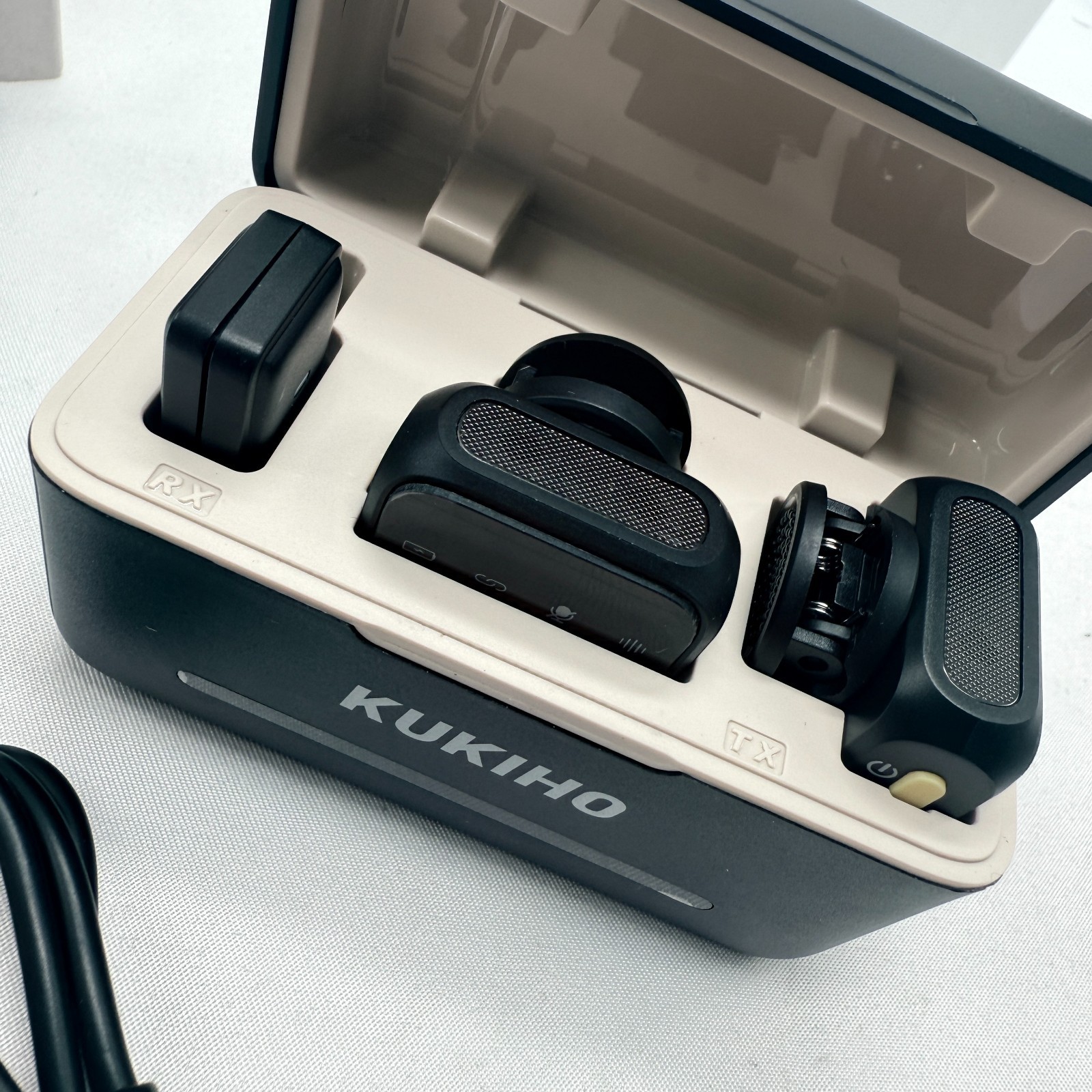 Wireless Lavalier Microphone for iPhone iPad Android With Charging Case 80h B…