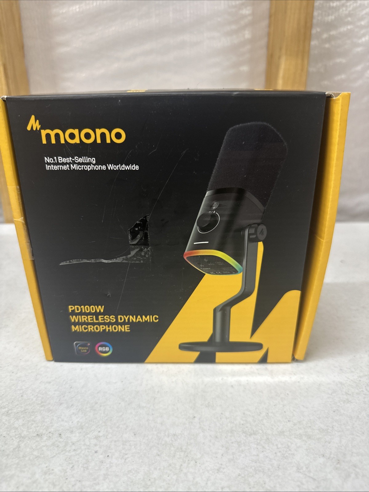 Maono PD100W Wireless Dynamic Desktop Microphone RGB Podcast Streaming Mic Black