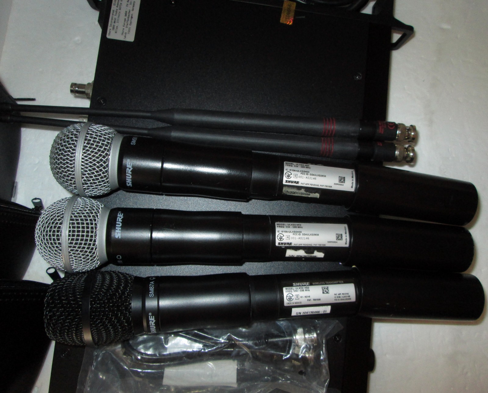 SHURE ULXD4Q-H50, 3 x ULXD2-H50 SM87A & SM58 Wireless Microphone & Receiver