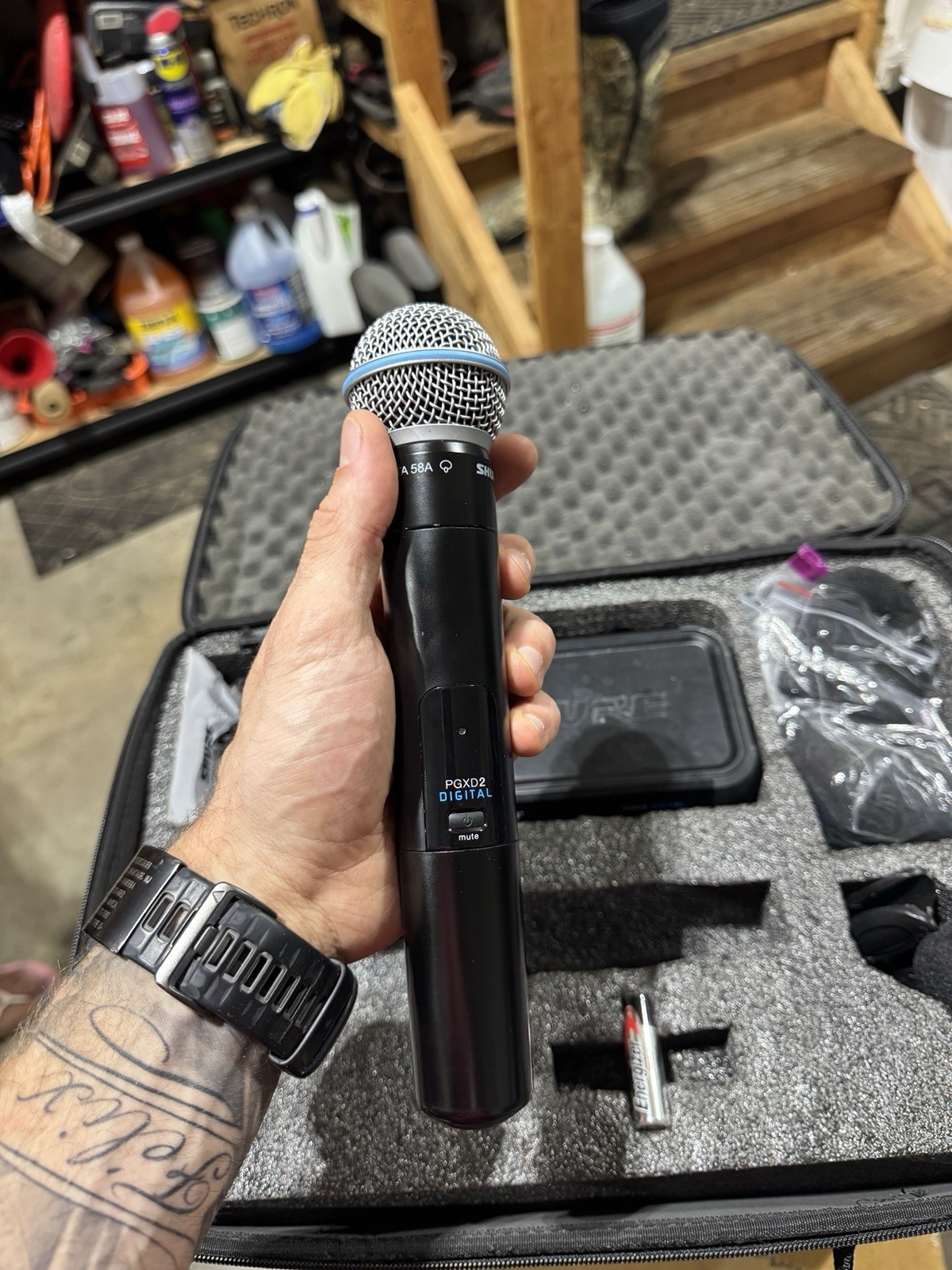 Shure PGX4/Beta58A Digital Wireless Microphone