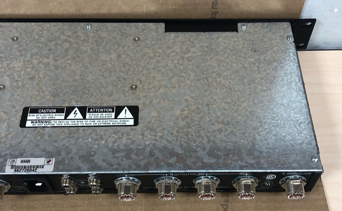Shure WA404 Antenna/Power Distribution System -Freq: 169-230 MHz (TESTED)