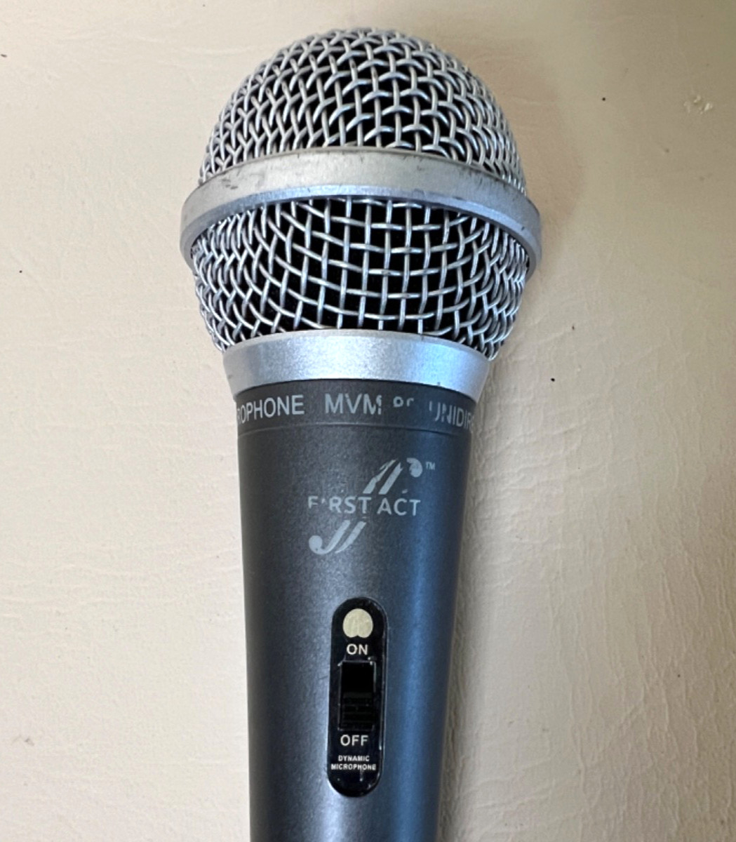 First Act MVM-88 Unidirectional Dynamic Microphone Professional TESTED