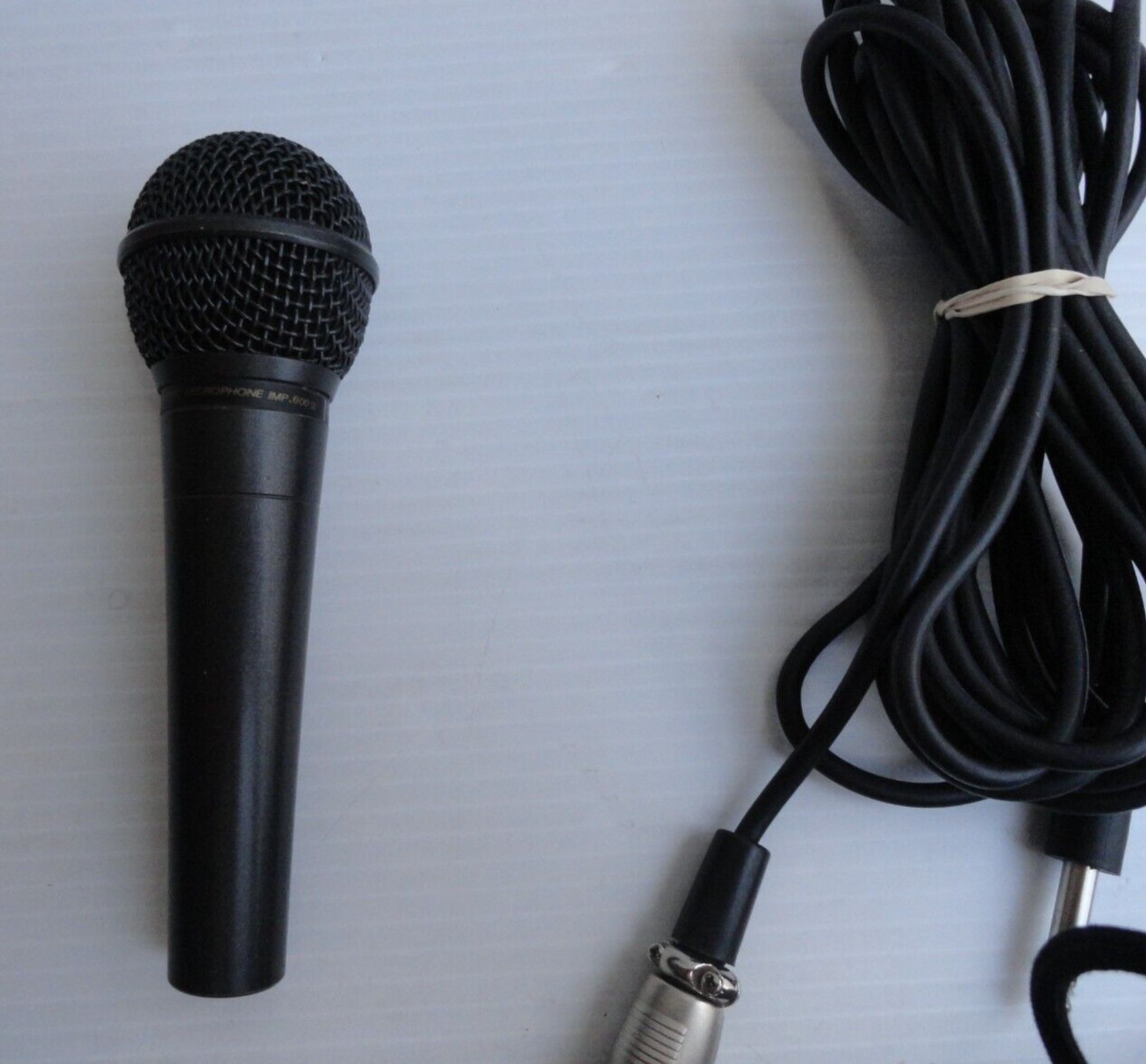 Radio Shack 33-3004 Dynamic Microphone w/ XLR Female to 1/4 Inch TRS Jack