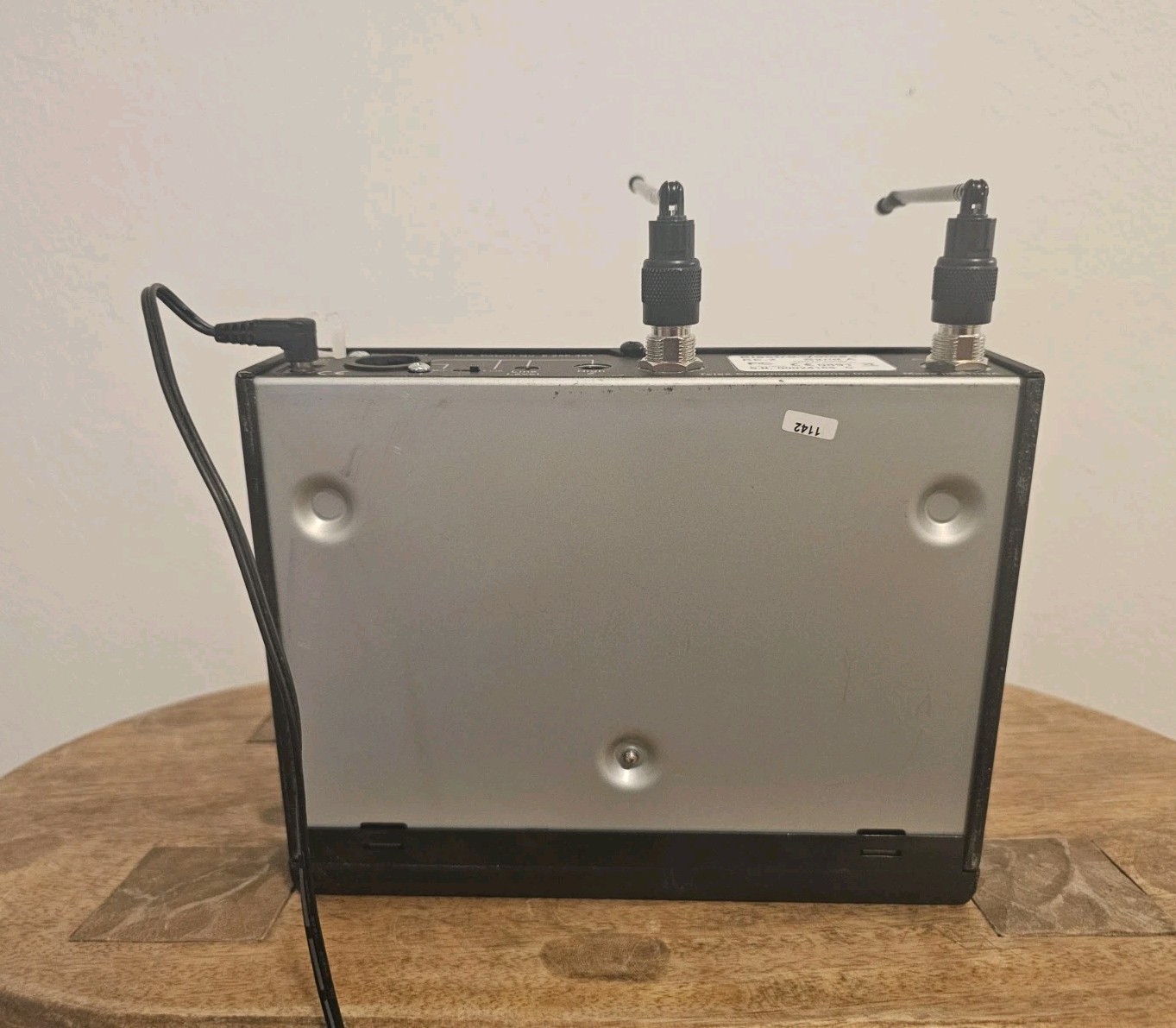 Electro-Voice RE-2 Wireless Receiver ClearScan Band A 658.250 MHz w/ Antennas