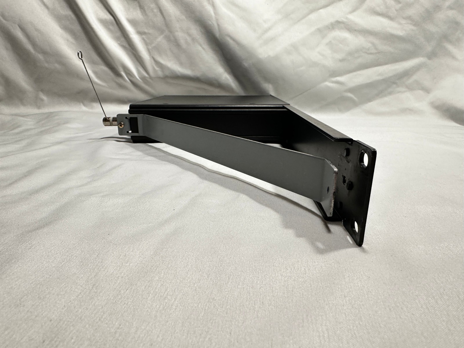 TOA WT-4800 Diversity Wireless Tuner w/Rack Mount