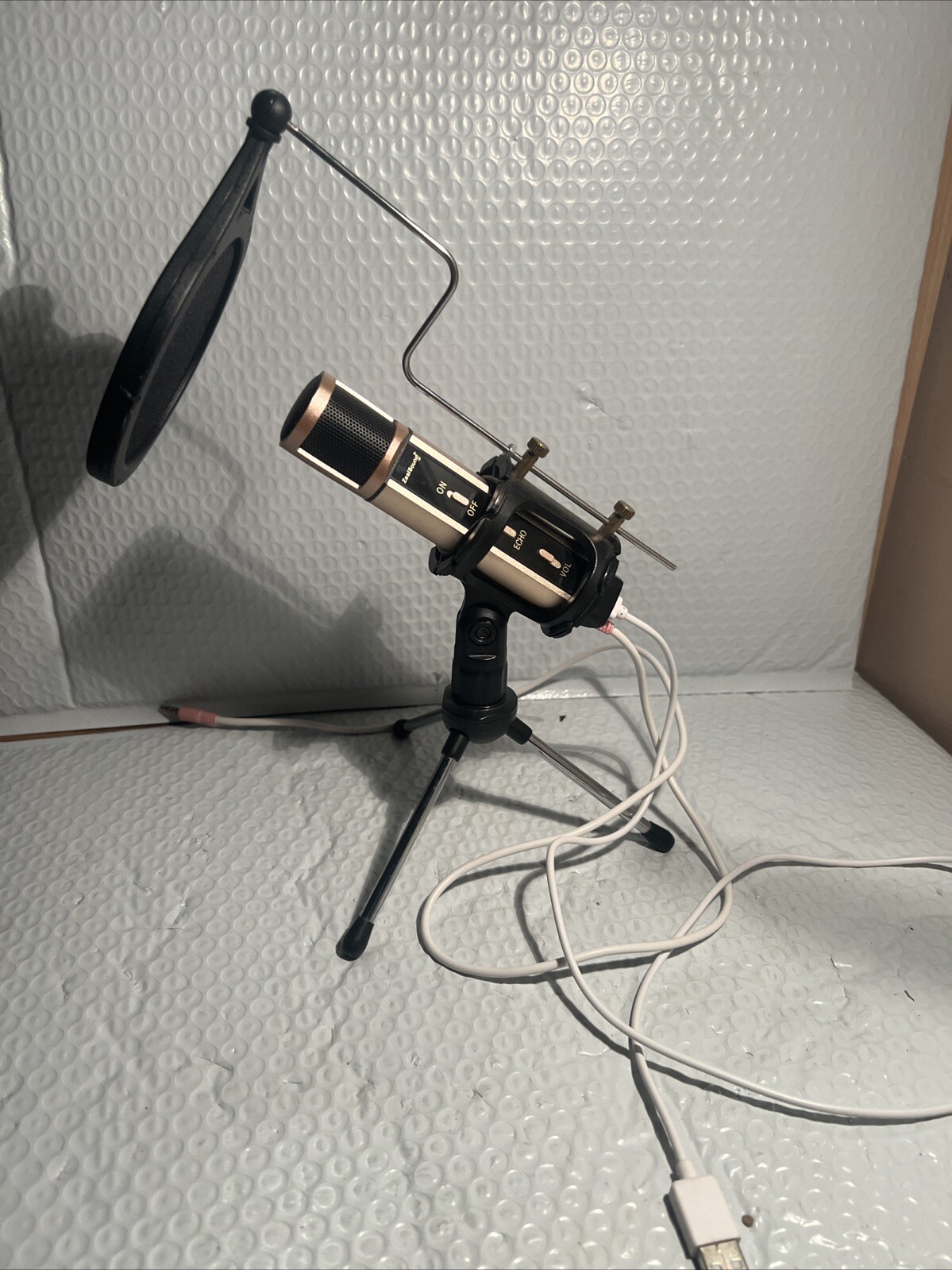 ZealSound Studio Recording/Condenser/Broadcast Microphone, w/Stand – Gold