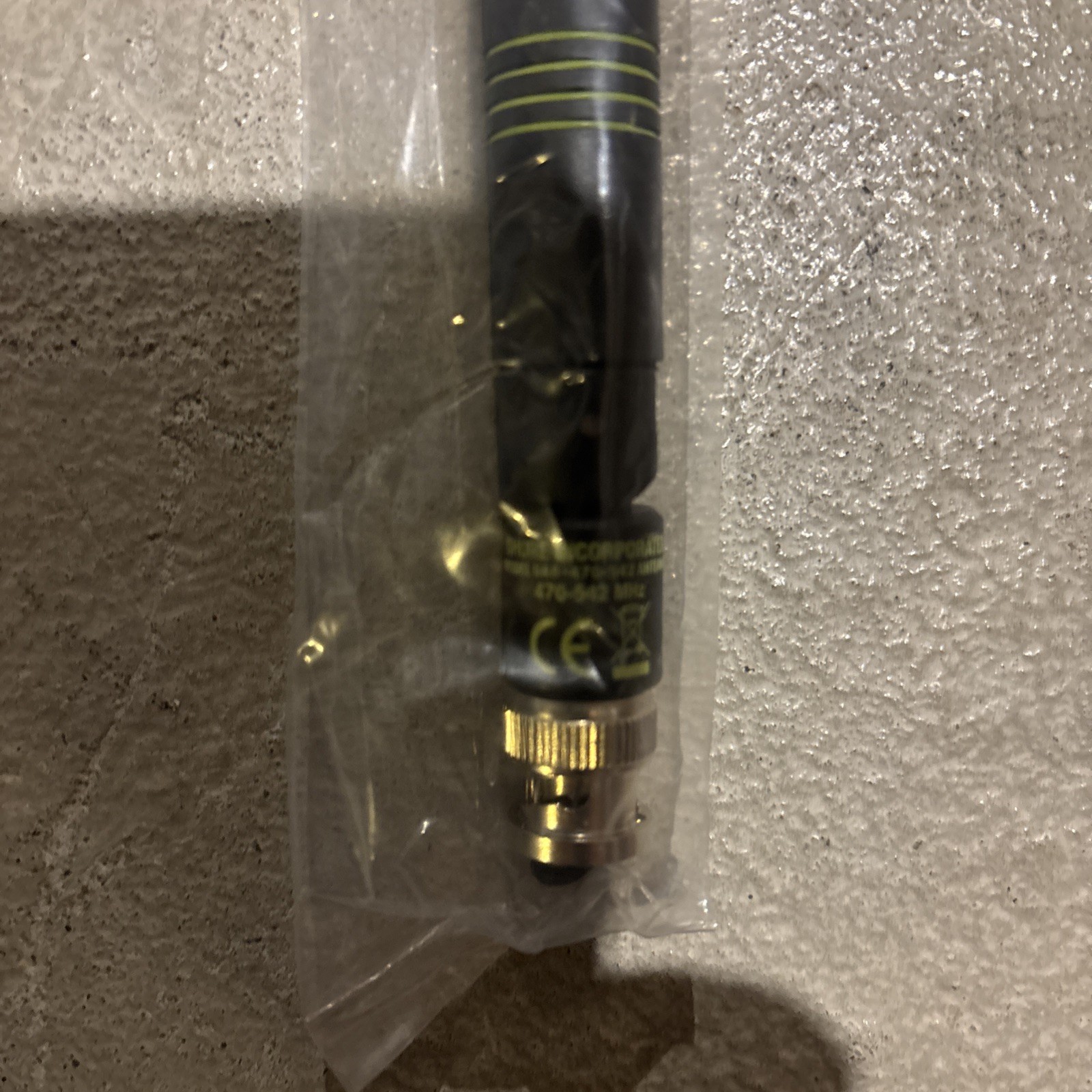 Shure 1/2 Wave Omni Receiver Antenna UA8 470-542 MHz 95p21546