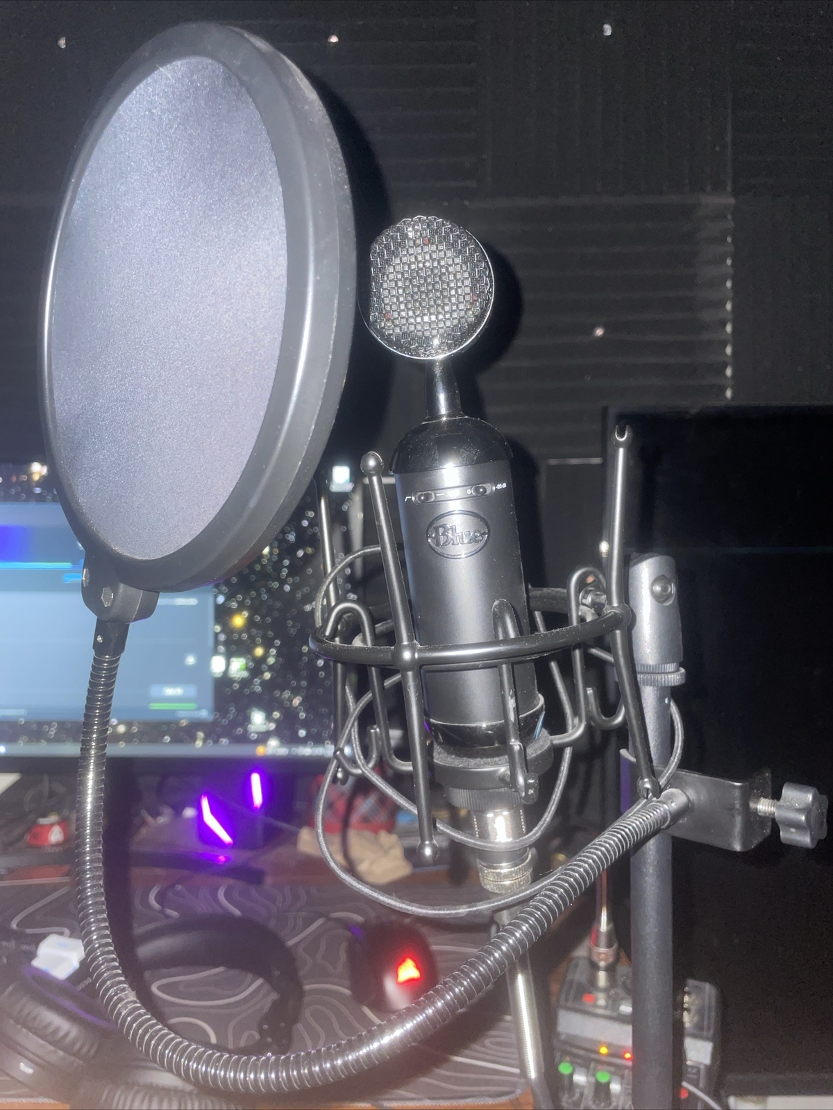 Blue Blackout Spark SL Mic With Stand And Interface