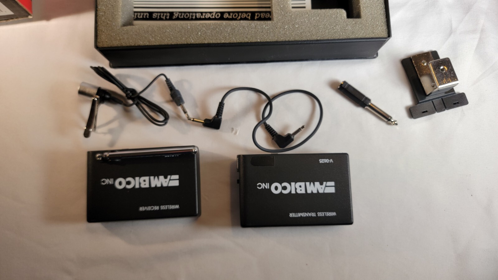 Ambico Wireless Lapel Microphone Model V-0625 Clip-on Mic w/Case, Tested Works
