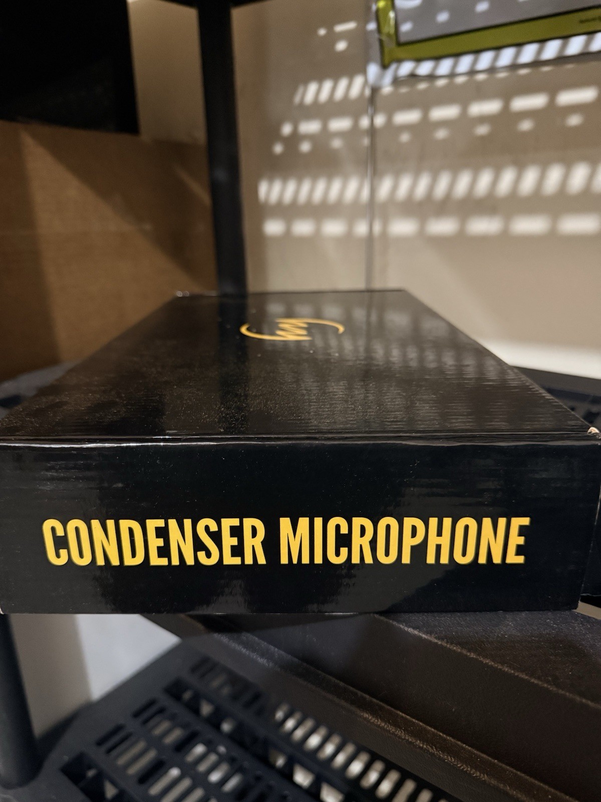 ZINGYOU BM-800 Condenser Microphone Wired XLR Mountable Gold Black