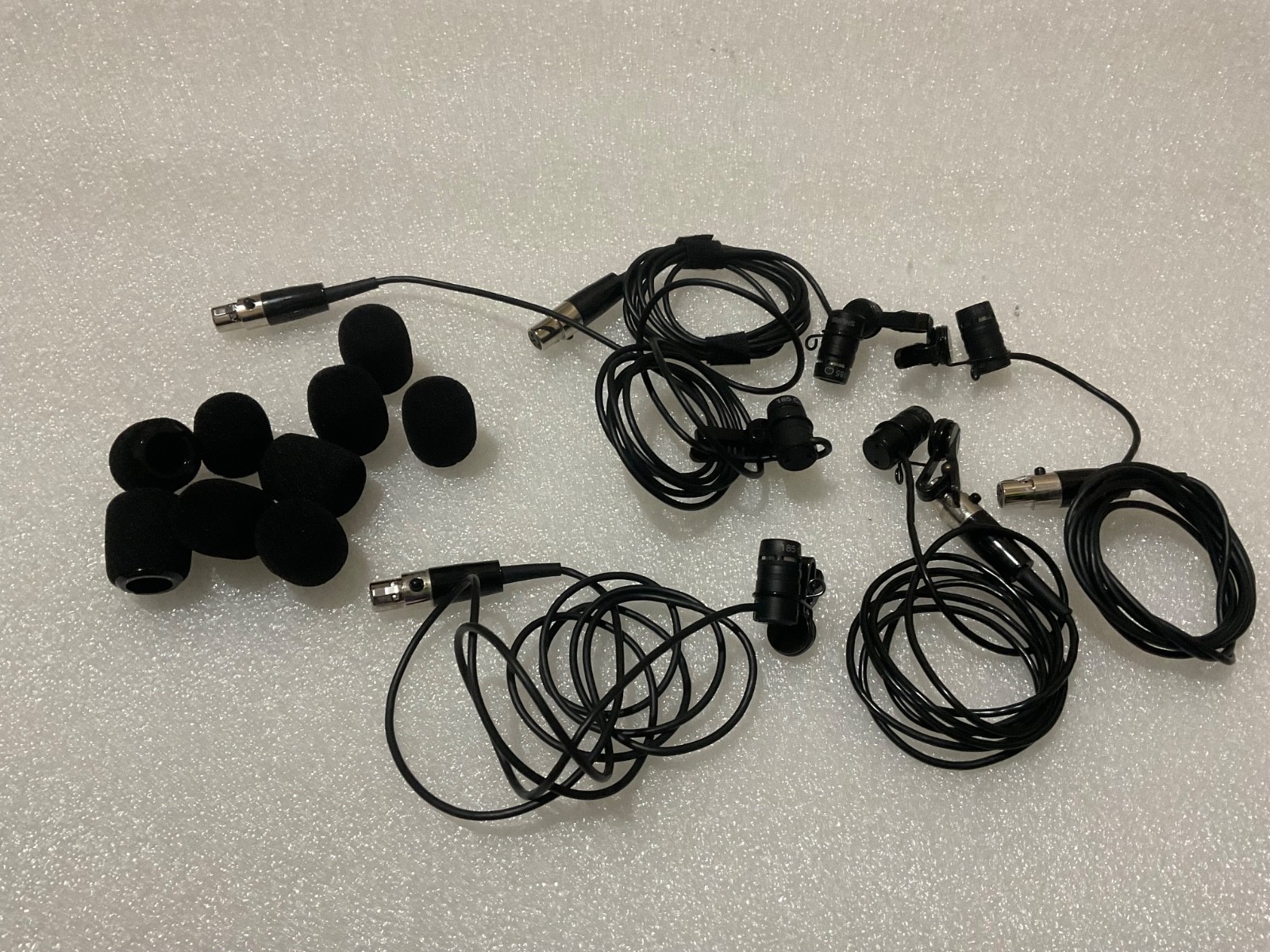 Shure WL185 Cardioid Lavalier Microphone with TA4F Black(1) (Used.