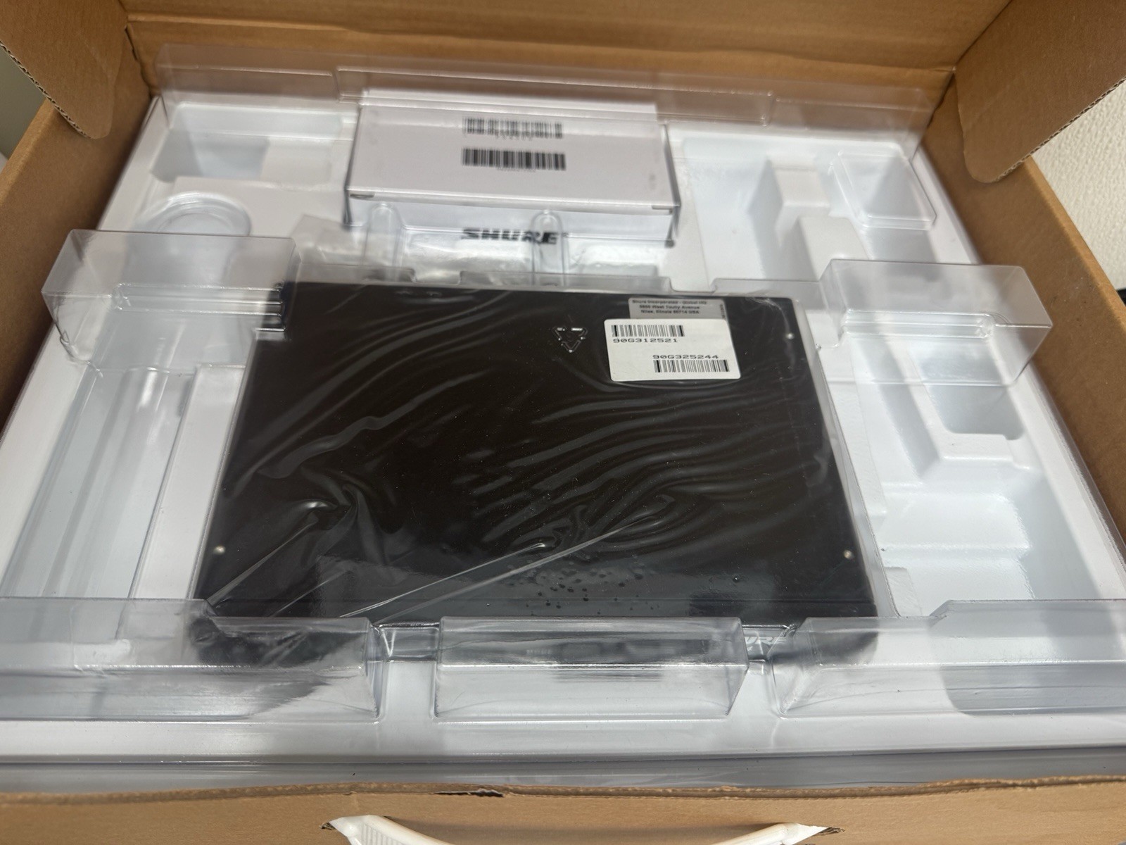 Shure ULXS4-G3 Professional Wireless Receiver And Power Supply