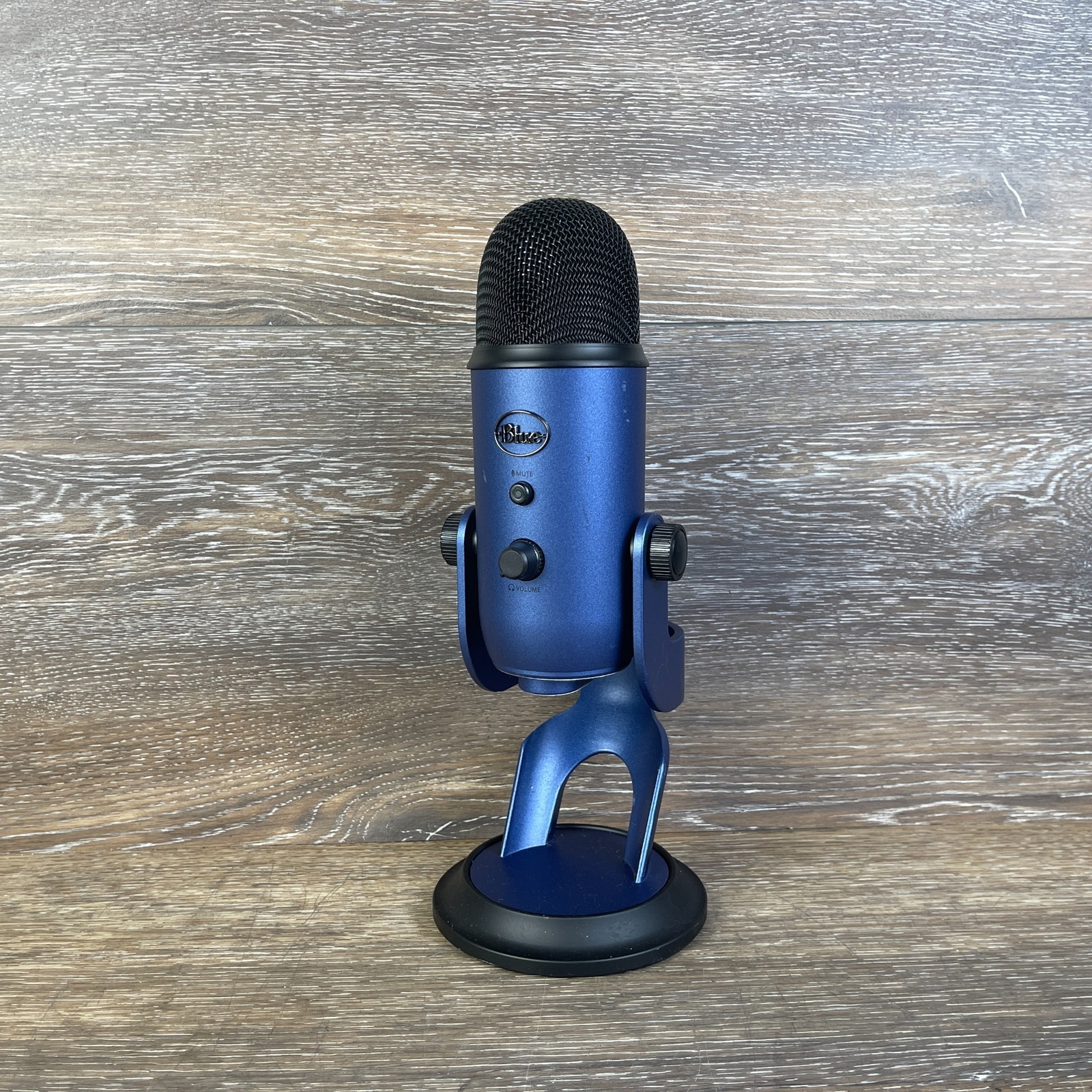 Blue Yeti Nano A00096 Wired USB Handheld Premium Condenser Capsules Microphone