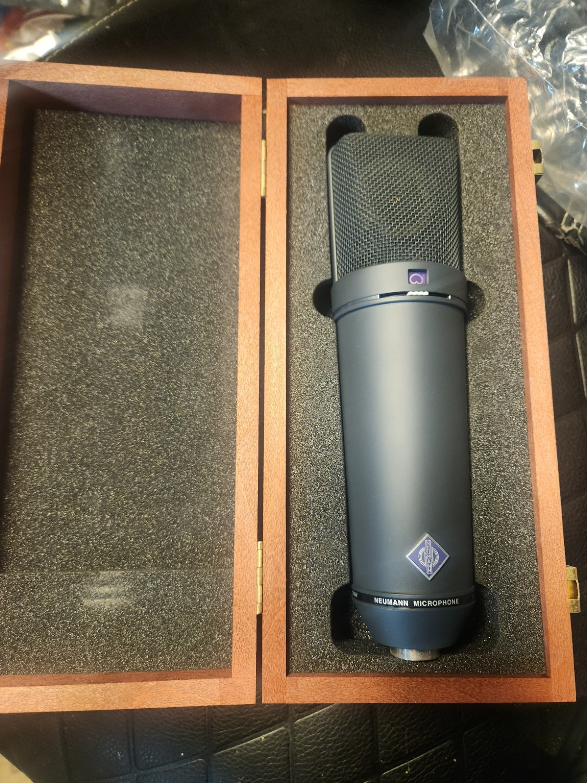 Neumann U 87 Ai Large-Diaphragm Condenser Microphone – Matte Black #148708