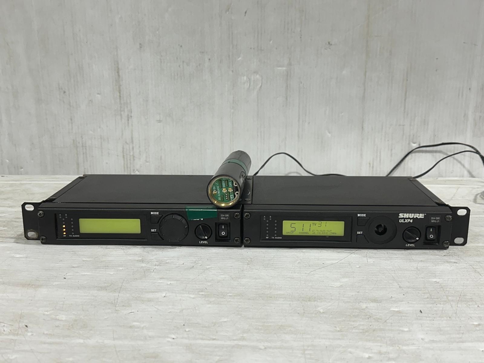 SHURE ULXP4 554-590MHZ RECEIVER W/ 1) ULX2J1 MIC PACKAGE #5156 (One)THS