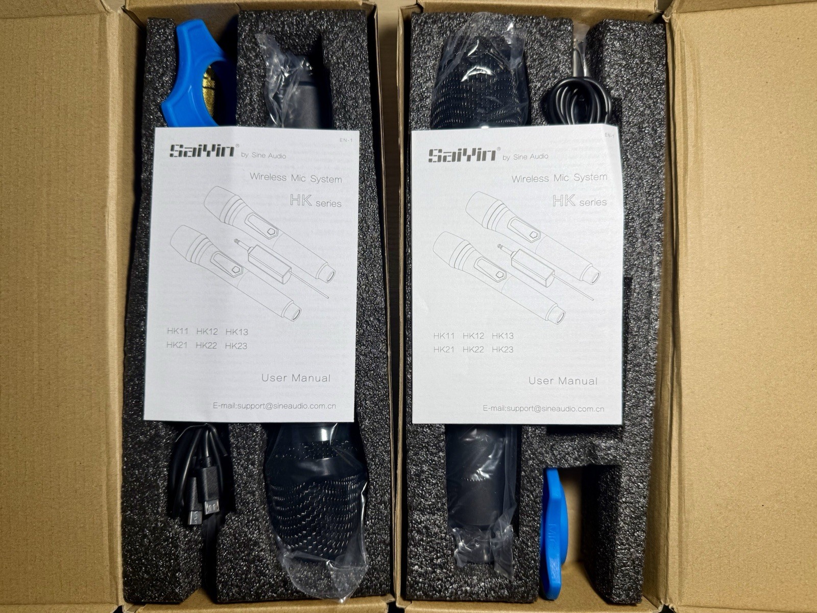 LOT of 2 SaiYin Rechargeable Wireless Dynamic Microphone HK10 Series Good Condit