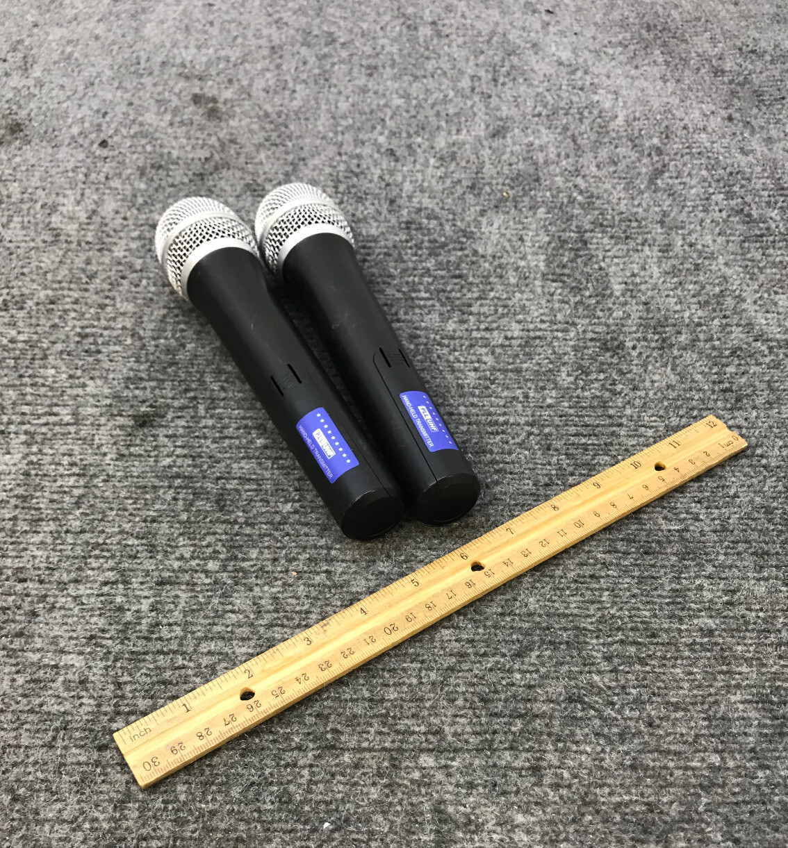 Lot of 2 PLL UHF Professional Wireless Microphones
