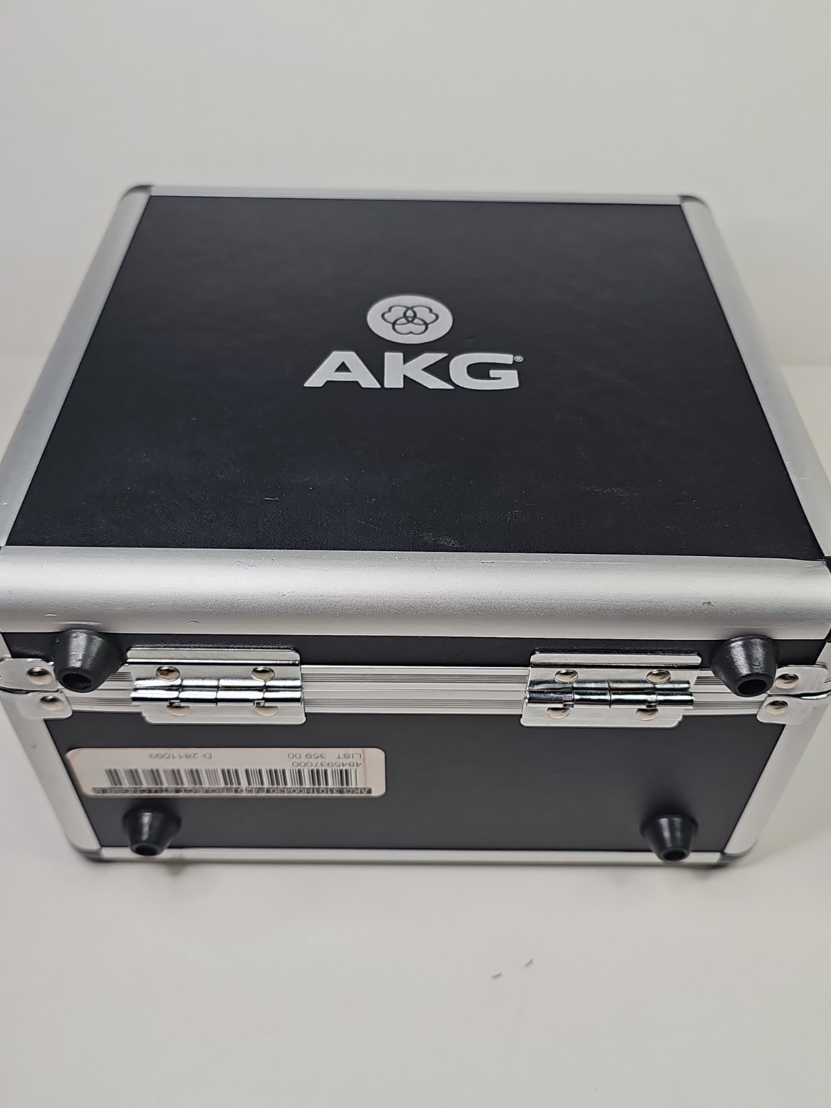 AKG P420 Large-Diaphragm Multi-Pattern Condenser Microphone w/ XLR Cable & Case