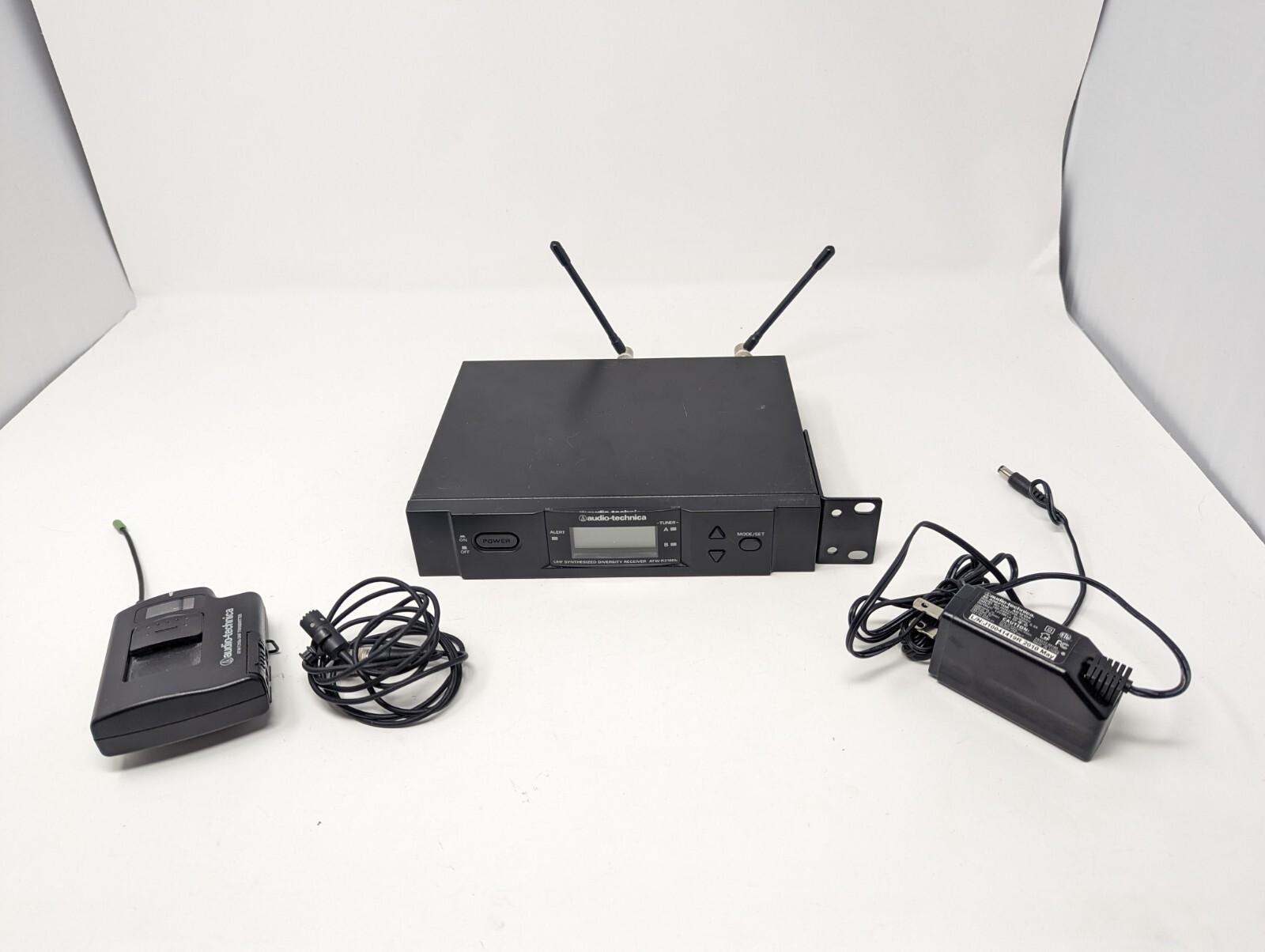 Audio Technica ATW-3100 UHF Receiver ATW-R3100bD 655-680MHz & ATW-T310 Trans #2